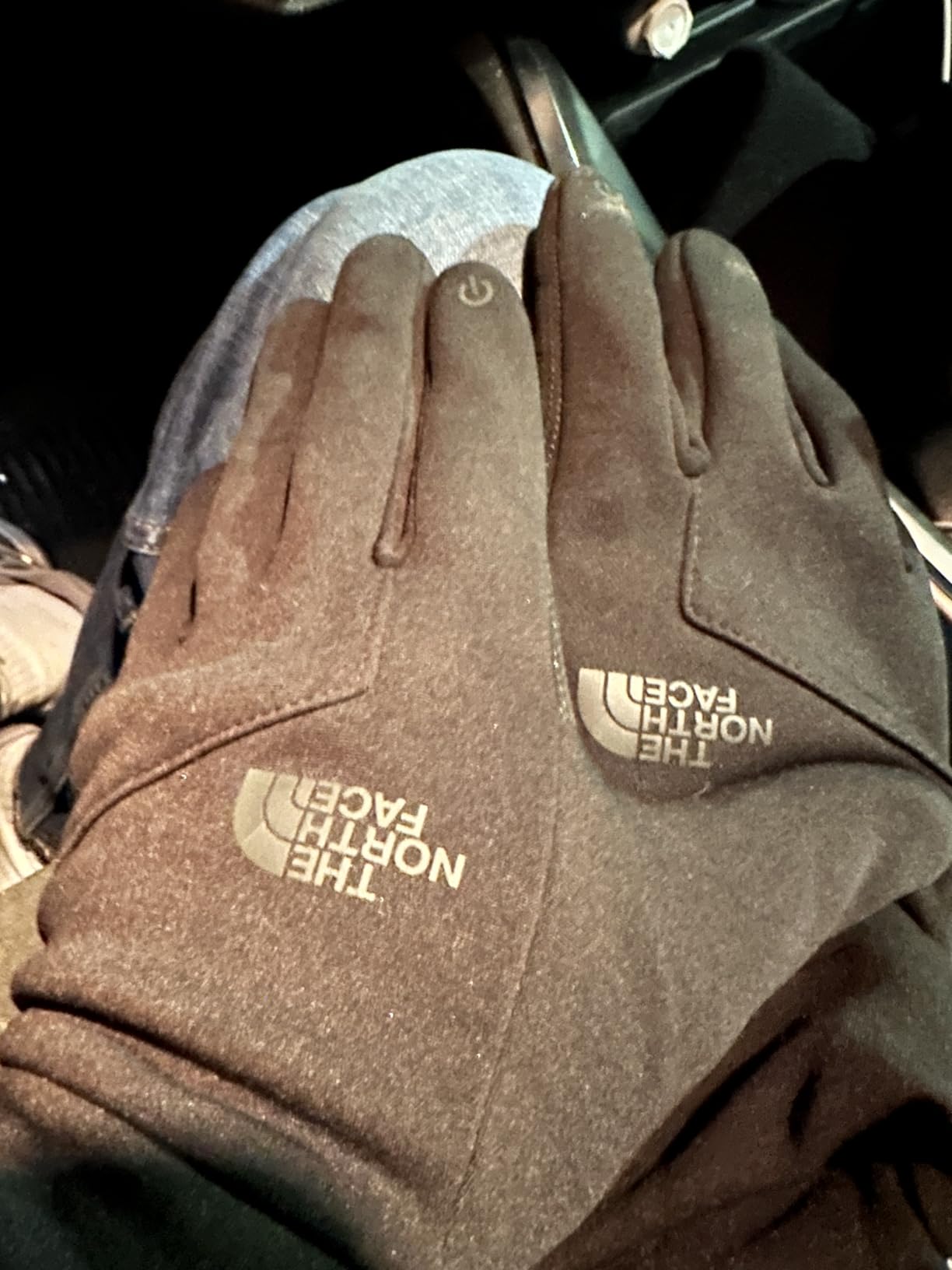 THE NORTH FACE Men's Apex Etip Glove | Touchscreen Compatible, Water Repellent Finish, Fleece & Tricot Lining customer photo 1