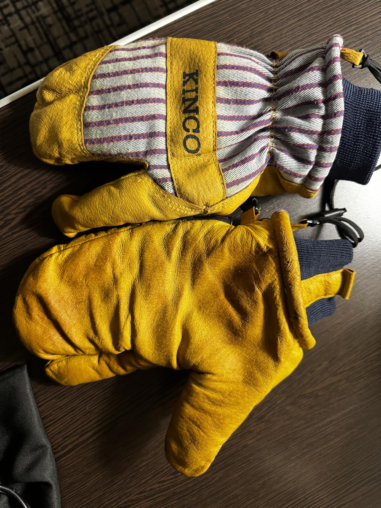 Kinco, 1927KWLT, Lobster Claw Mitt Shell, Inner Glove Lining, Grain Pigskin Palm, Omni Cuff Design, Heatkeep Thermal Insulation customer photo 2