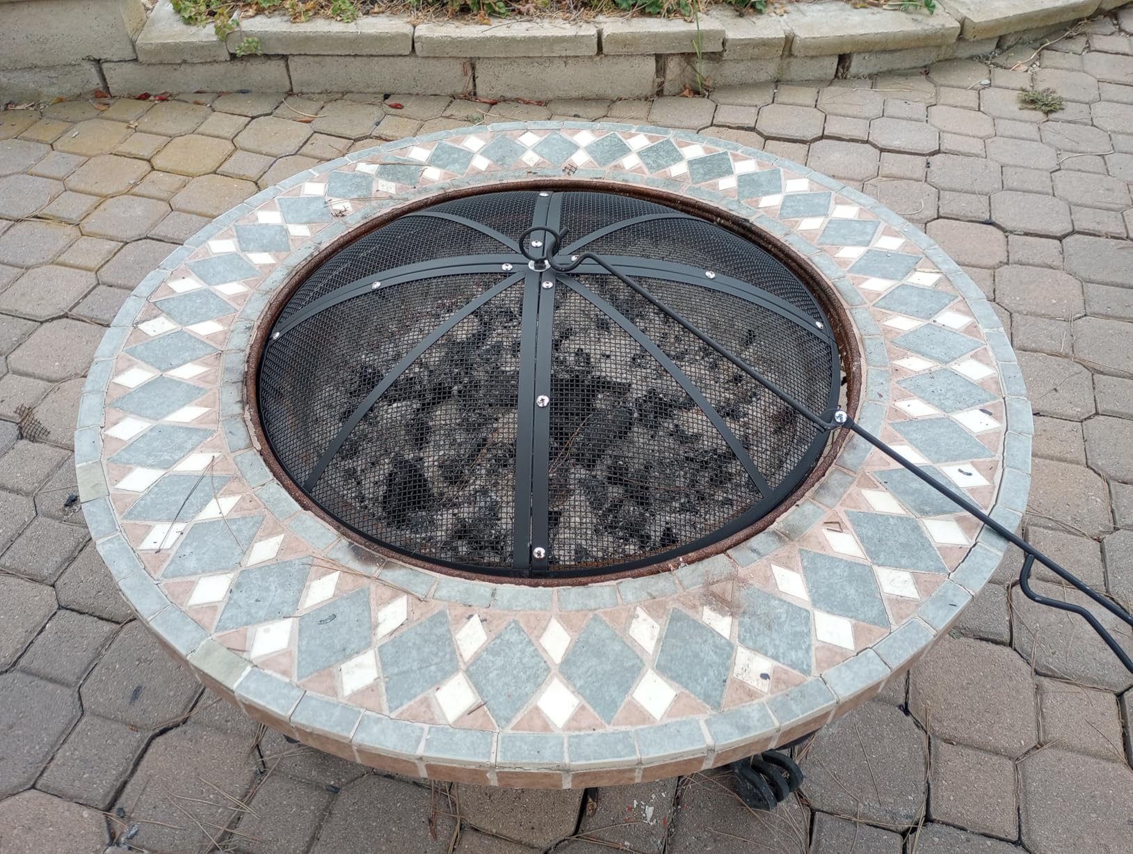 Fire Pit Spark Screen, Fire Pit Screen 36 Inch Round with Handle & Poker, Collapsible Heavy Duty Mesh Fire Pit Cover Fire Pit Lid for Outdoor/Patio/Backyard/RV Camping/Beach customer photo 2