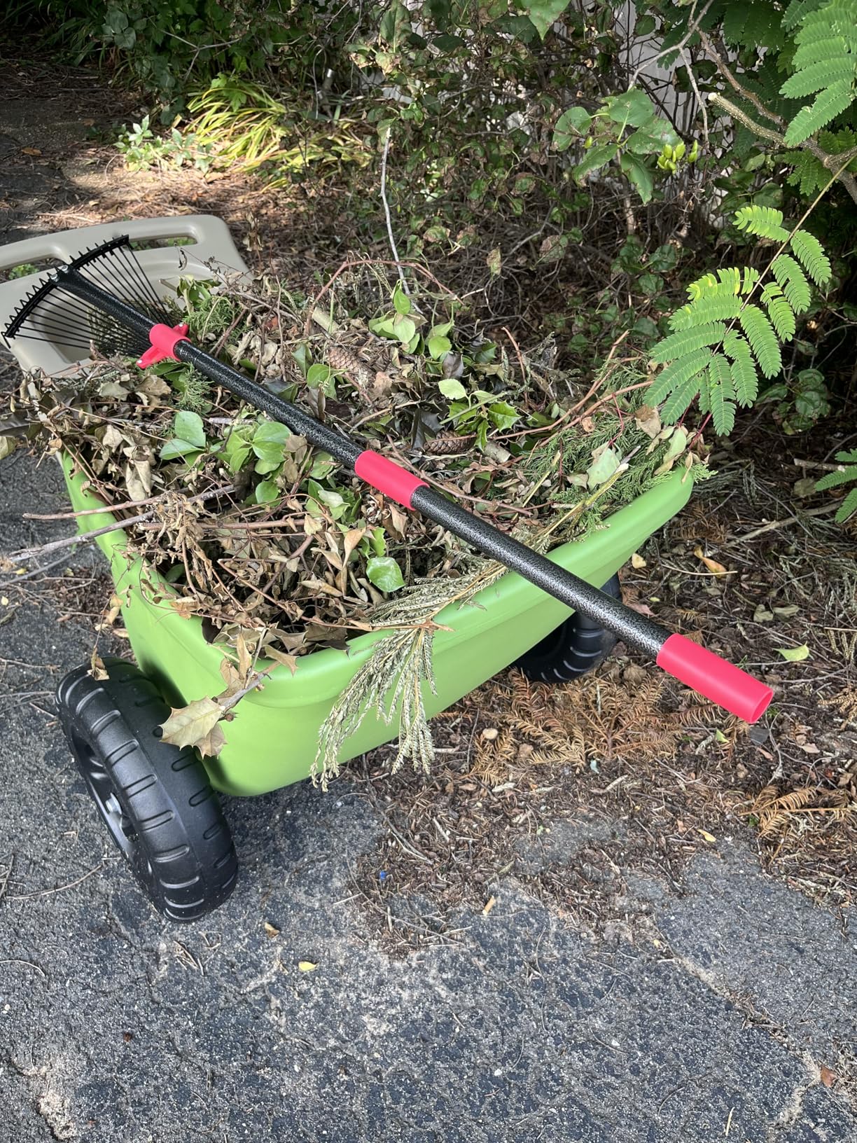 Simplay3 Easy Haul Durable Wheelbarrow with Garden Tool Storage Tray - Large Easy Turn Wheels customer photo 1
