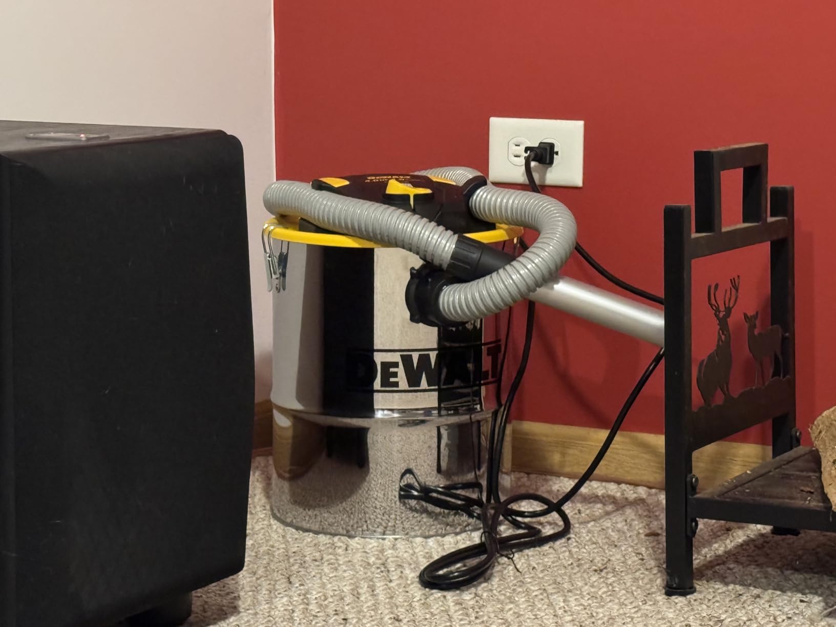 DEWALT Ash Vacuum DXV04A 4 Gallon Metal Canister customer photo 2