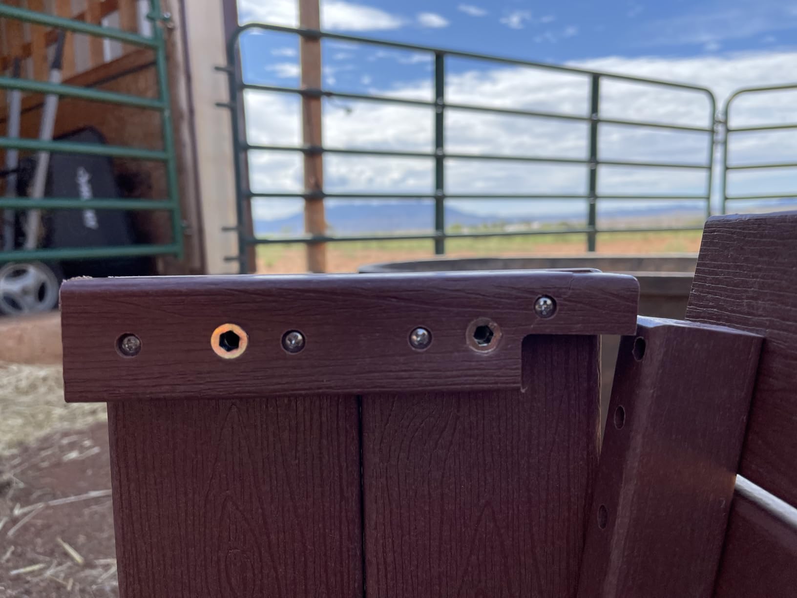 DENKOE Hot Tub Steps - Wood Looking Plastic - 100% Waterproof - Brown Non Slip, Heavy Duty, Multi Use as Porch Steps, Hot Tub Stairs, Outdoor Stairs, Fits Any Spa Size customer photo 1