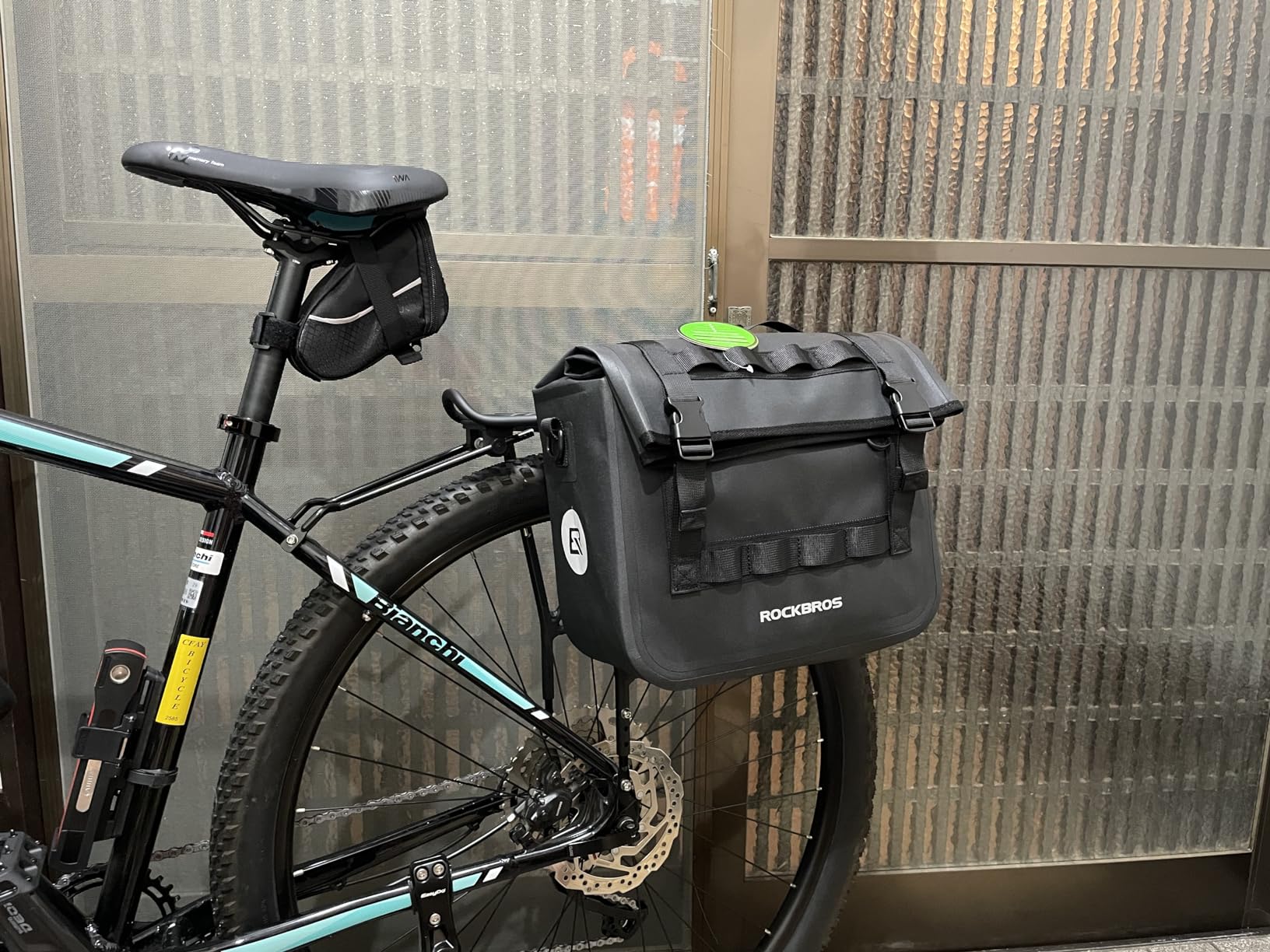 ROCKBROS Bike Panniers 15L Capacity Waterproof Bike Rack Bag Bicycle Panniers for Cycling Commuting Bikepacking Black customer photo 1