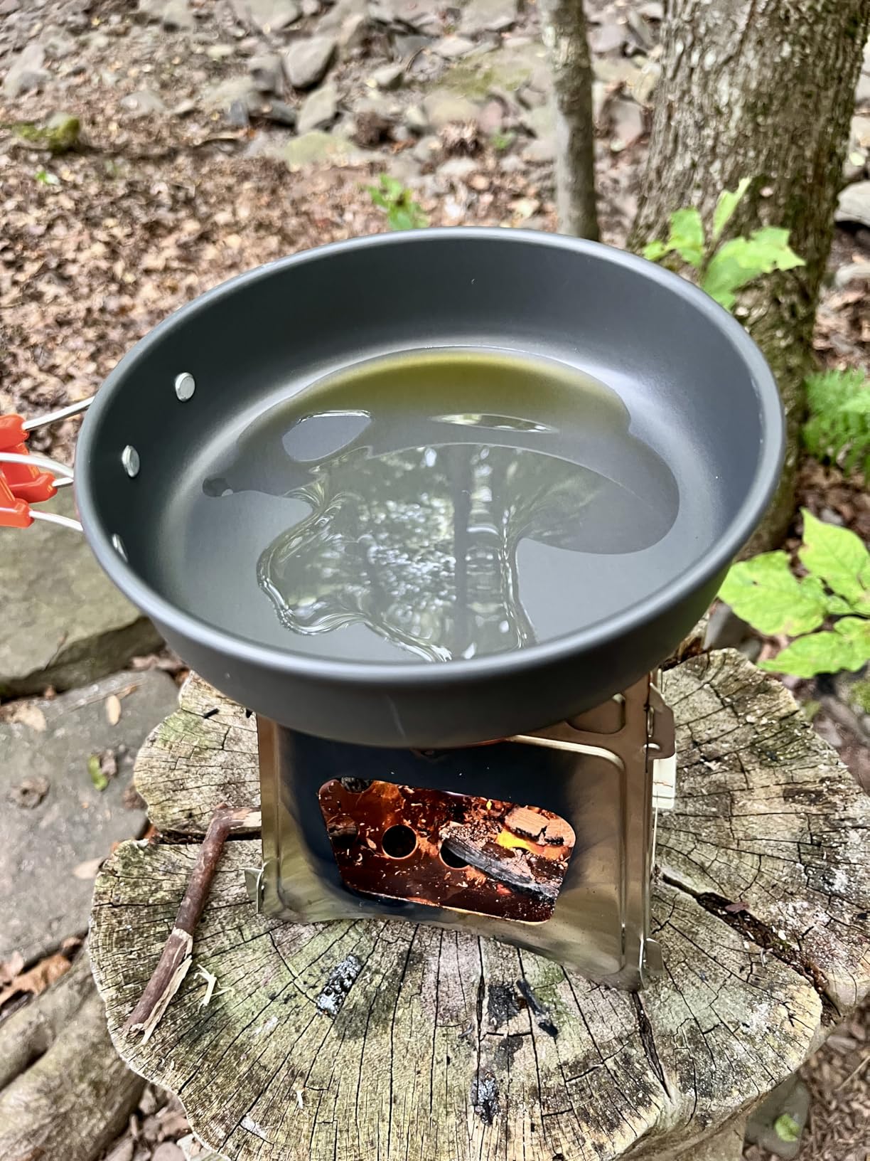 THTYBROS 17pcs Camping Cookware Kit, 0.45Gal Pot, 7inches Pan, 0.30Gal Kettle Set with 2 Set Stainless Steel Cups Plates Forks Knives Spoons for Hiking customer photo 2