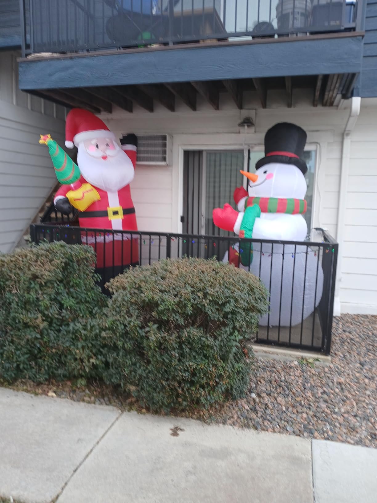 MICOCAH 8FT Snowman with Candy Cane Inflatable customer photo 1