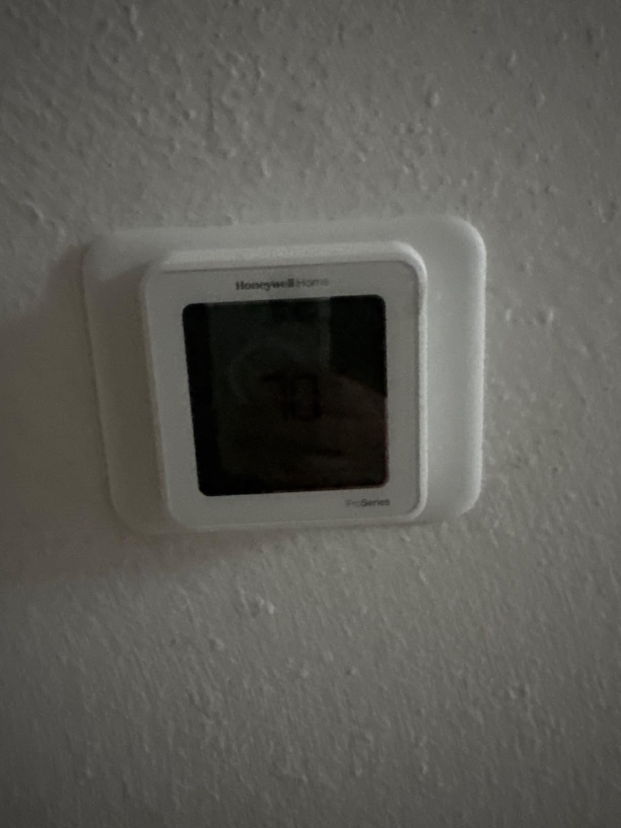 Honeywell TH6320WF2003 T6 Pro Smart Thermostat programmable with up to 3 Heat/2 Cool Heat Pump or 2 Heat/2 Cool Conventional with Extended 5-Year Warranty customer photo 2