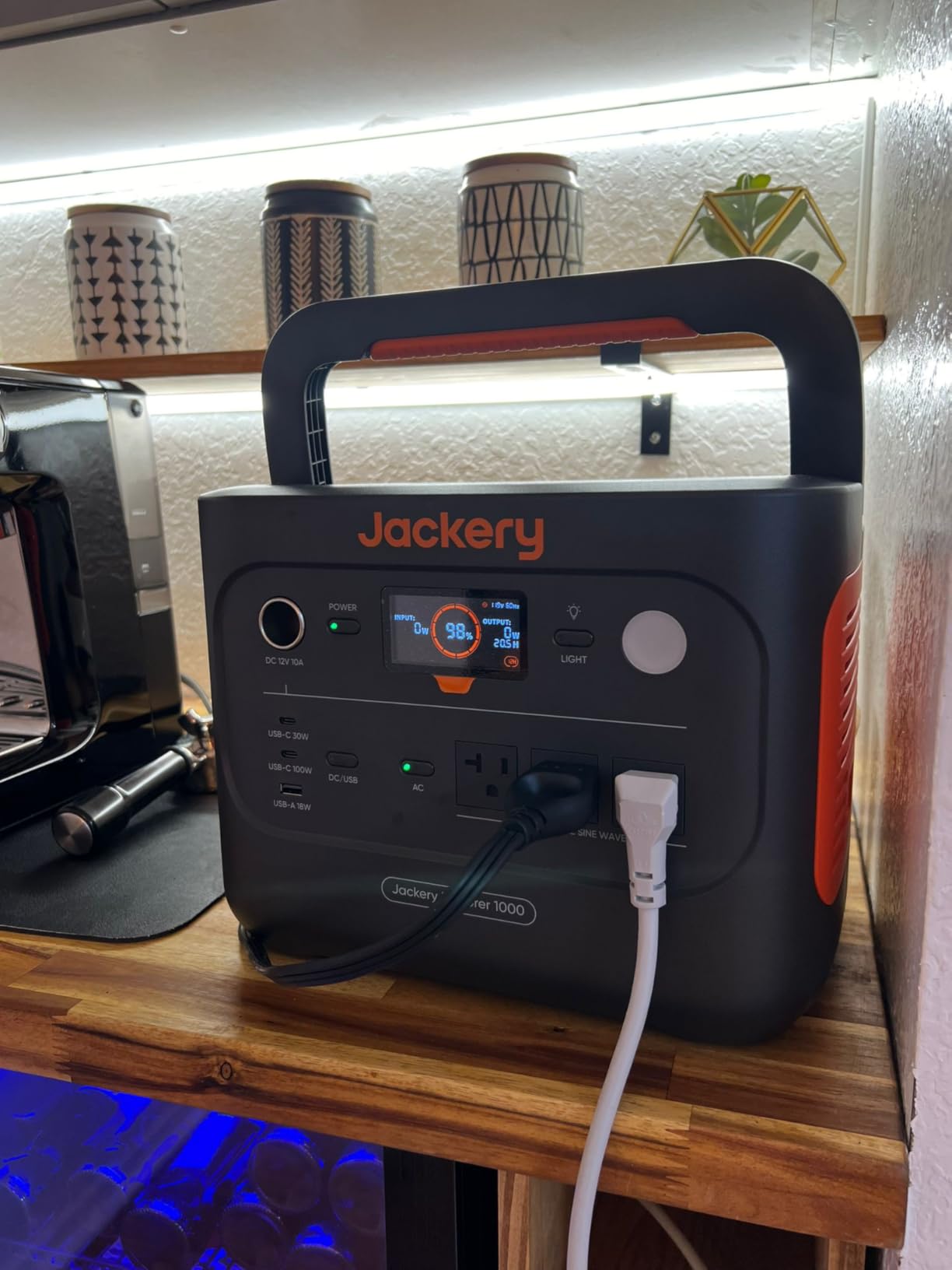 Jackery Explorer 1000 v2 Portable Power Station, 1070Wh LiFePO4 Battery, 1500W AC/100W USB-C Output, 1 Hr Fast Charge, Solar Generator for Camping, Emergency, RV, Off-Grid Living customer photo 1