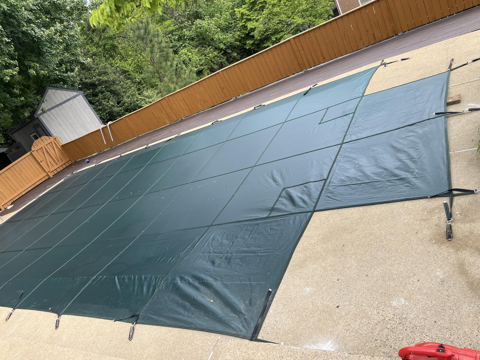 VEVOR Pool Safety Cover, Fits 16x32ft Rectangular Inground Winter Swimming Pools, with 4x8ft Center End Step, Triple Stitched, High Strength Mesh PP, Great Rain Permeability, Installation Hardware customer photo 1
