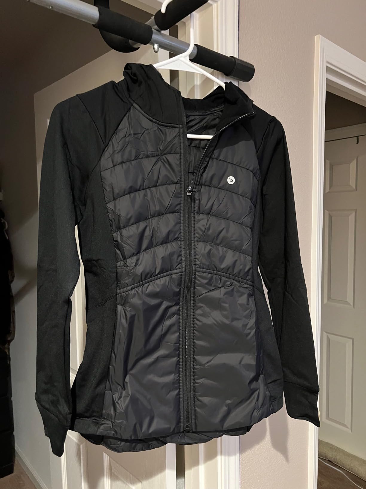 baleaf Women's Running Winter Jacket with Hood Warm Lightweight Insulated Hybrid Jackets Puffer Zip Pockets Hiking Skiing customer photo 1