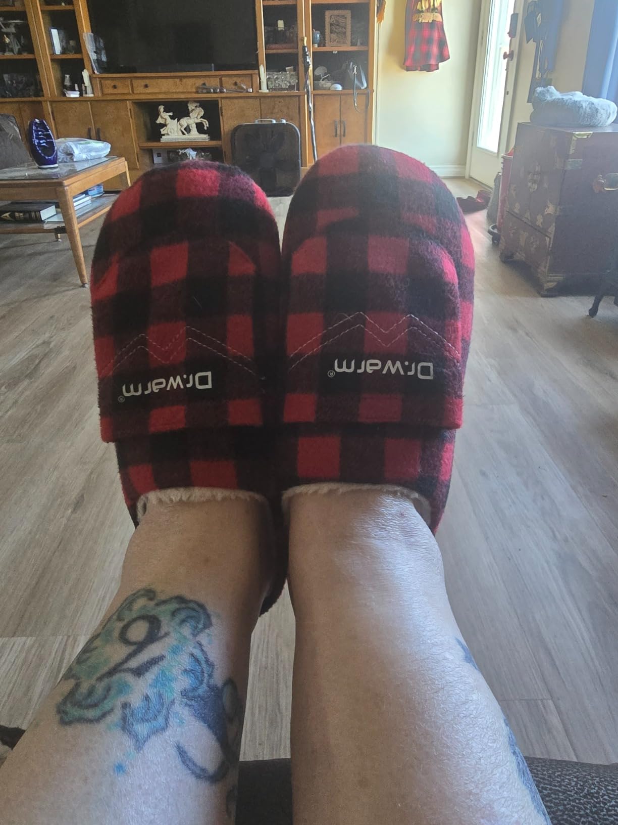 Heated Slippers for Women Men, 5000mAh Rechargeable Battery Heating Shoes with Anti-Skid Rubber Sole, Thermal Electric Fuzzy Slippers Foot Warmer for Cold Winter customer photo 1