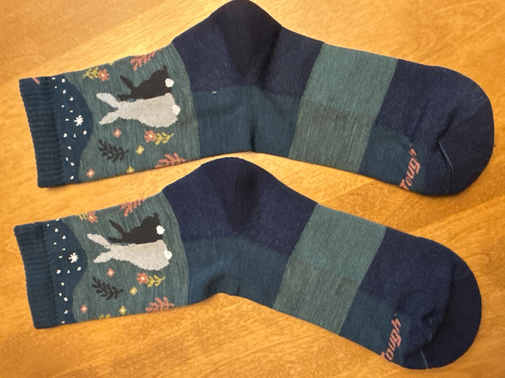Darn Tough Women's Critter Club Micro Crew Lightweight with Cushion Sock (Style 5001) customer photo 2