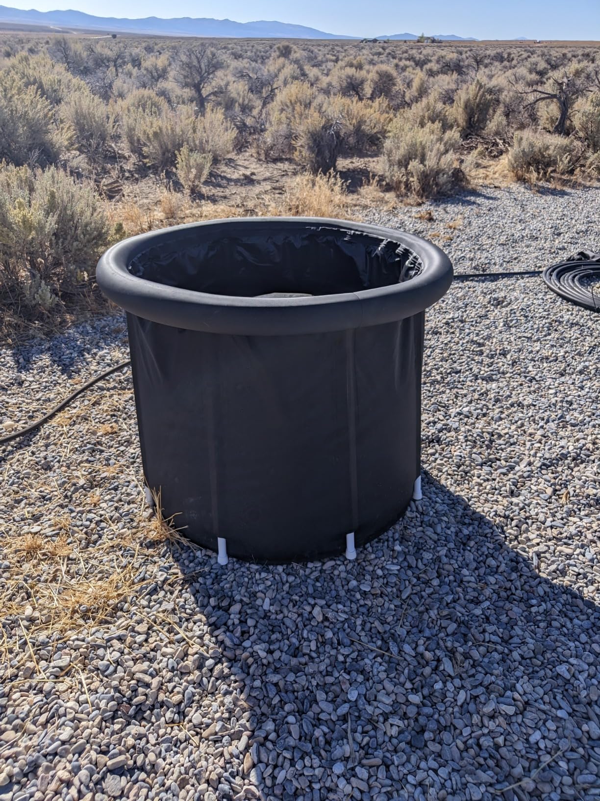 VEVOR Ice Bath Tub, Cold Water Therapy Plunge Tub for Athletes, Portable Outdoor Ice Barrel Plunge Pool for Recovery, 90 Gal Inflatable Folding Bathtub with Cover, Home Ice Pod for Adult, 32