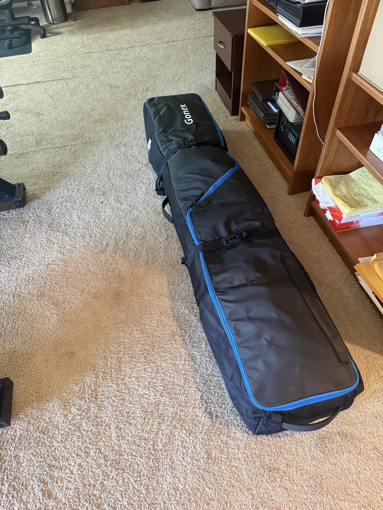 Gonex Snowboard Bag with Wheels, Adjustable Length Up to 175cm to 190cm, Fully Padded Ski Bag for Air Travel, 1200D Polyester PVC Waterproof Rolling Ski Bag with Skis Strapes customer photo 1