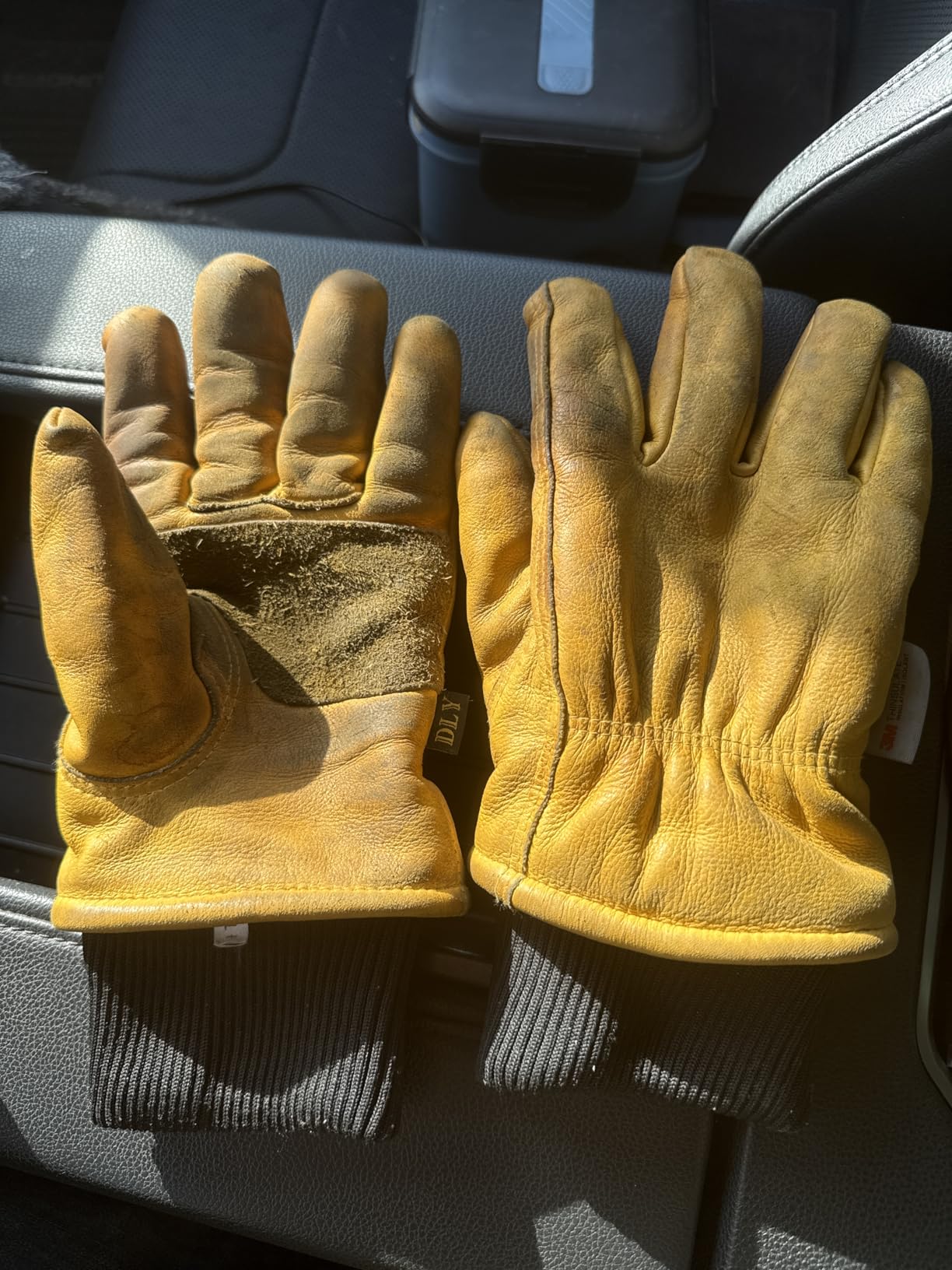 DLY Winter Work Gloves for Men, Insulated, Puncture and Abrasion Resistant, Cowhide Leather with Warm Thinsulate Lining for Cold Weather customer photo 1