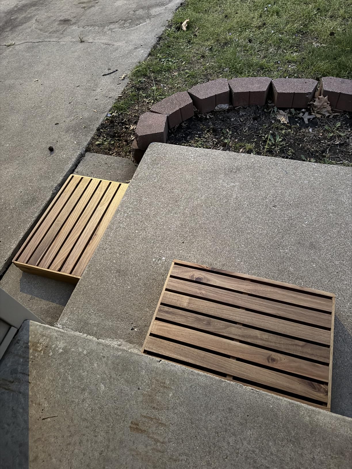 Acacia Wood Step Platform (25'' L x 16'' W x 3.8'' H, No Assembly Required), Outdoor Steps with Non-Skip Pads for Seniors, Wooden One Step Stool for Bed, Stair, Bathroom, Kitchen, Garden customer photo 1