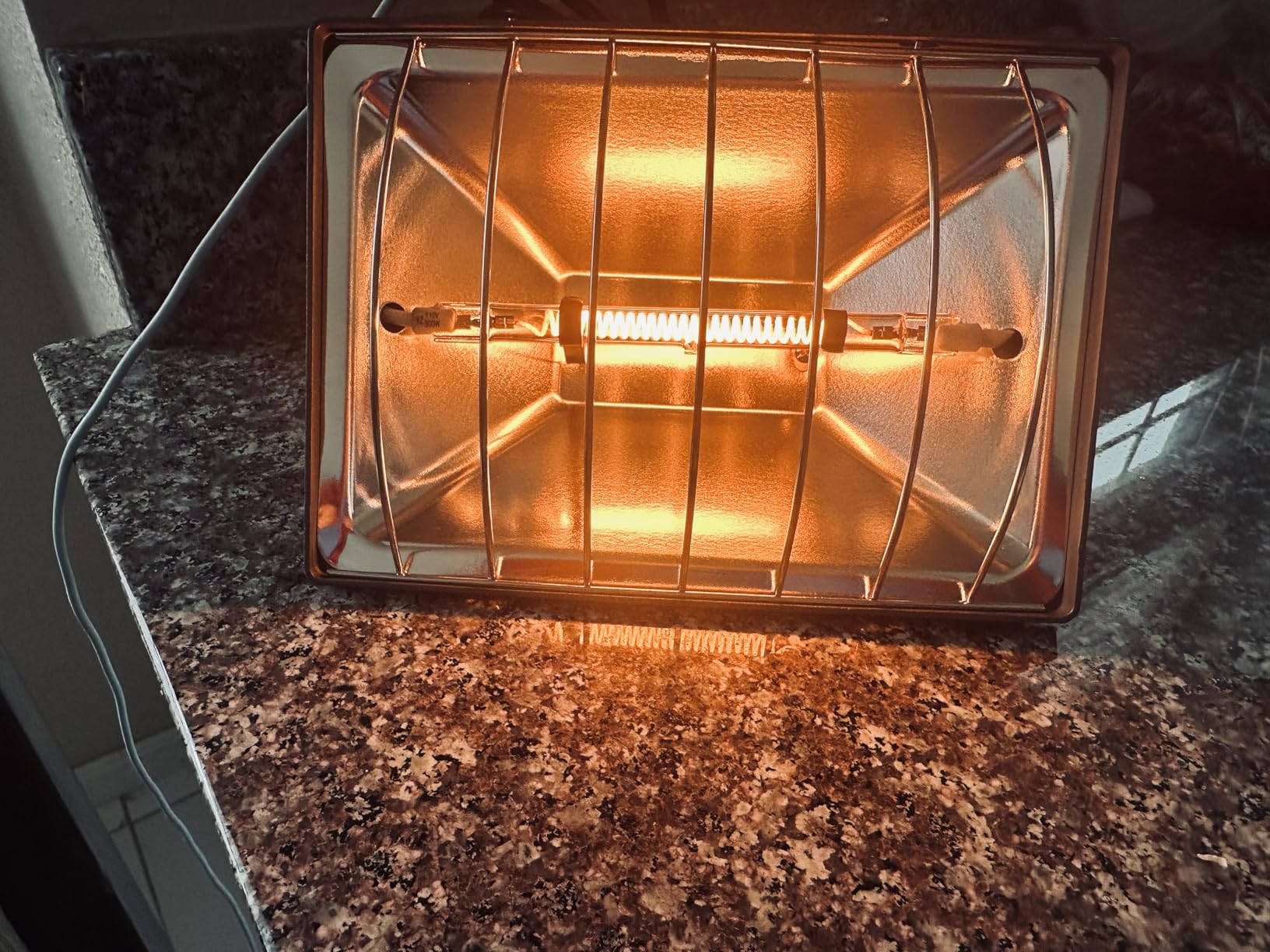 400W Heat Lamp, UL Passed Brooder Heating Plate & Carbon Fiber Bulb Chicken Coop with Adjustable Temp & Hanging Height for Livestock Pet Supplies customer photo 2