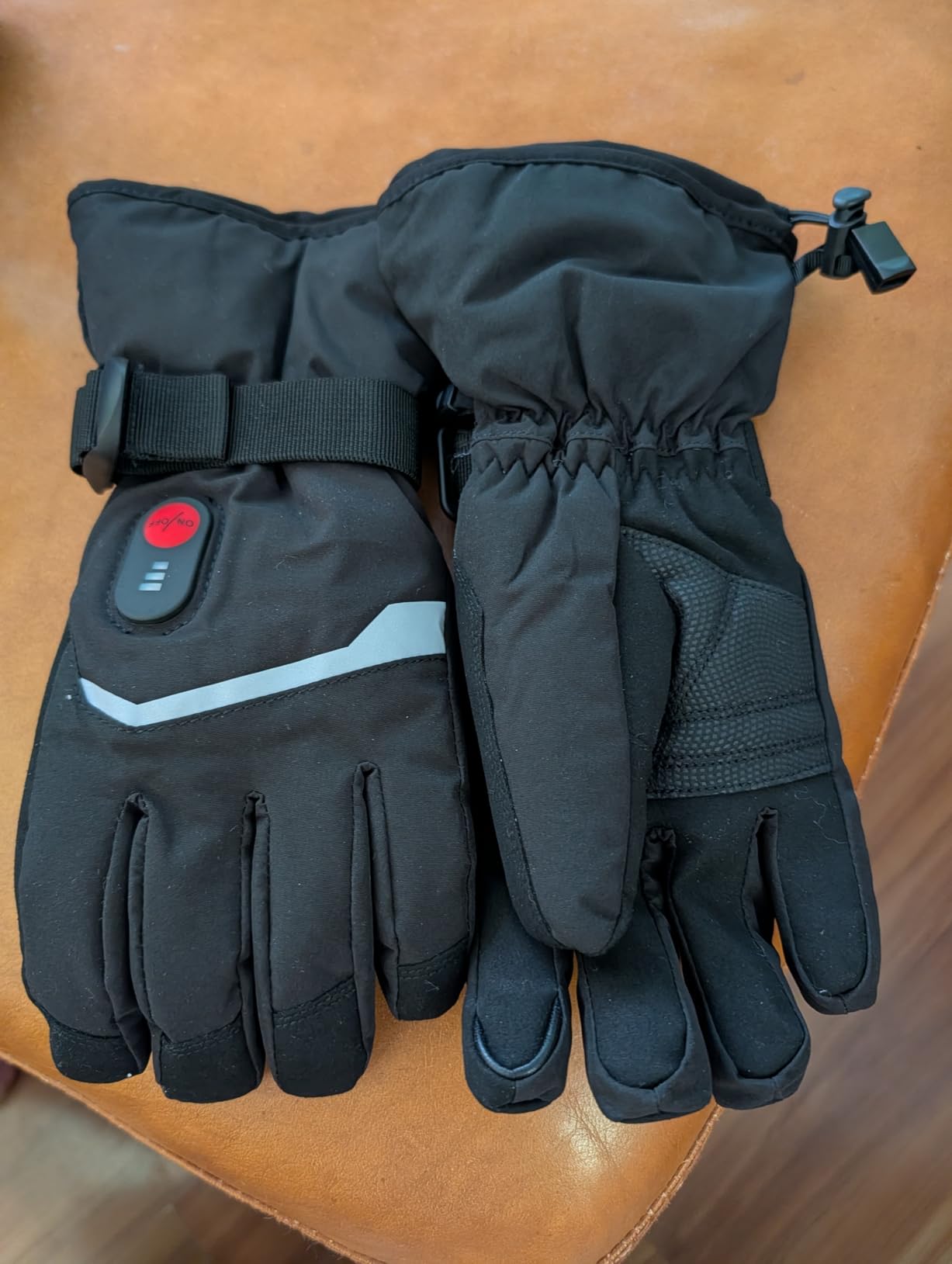 SAVIOR HEAT 3.0 Upgraded Heated Mittens for Women, 7.4V 3000mAh Battery Ski Gloves, Fast Charging & Bluetooth-Controlled Electric Waterproof Touchscreen for Skiing Snowboarding customer photo 1