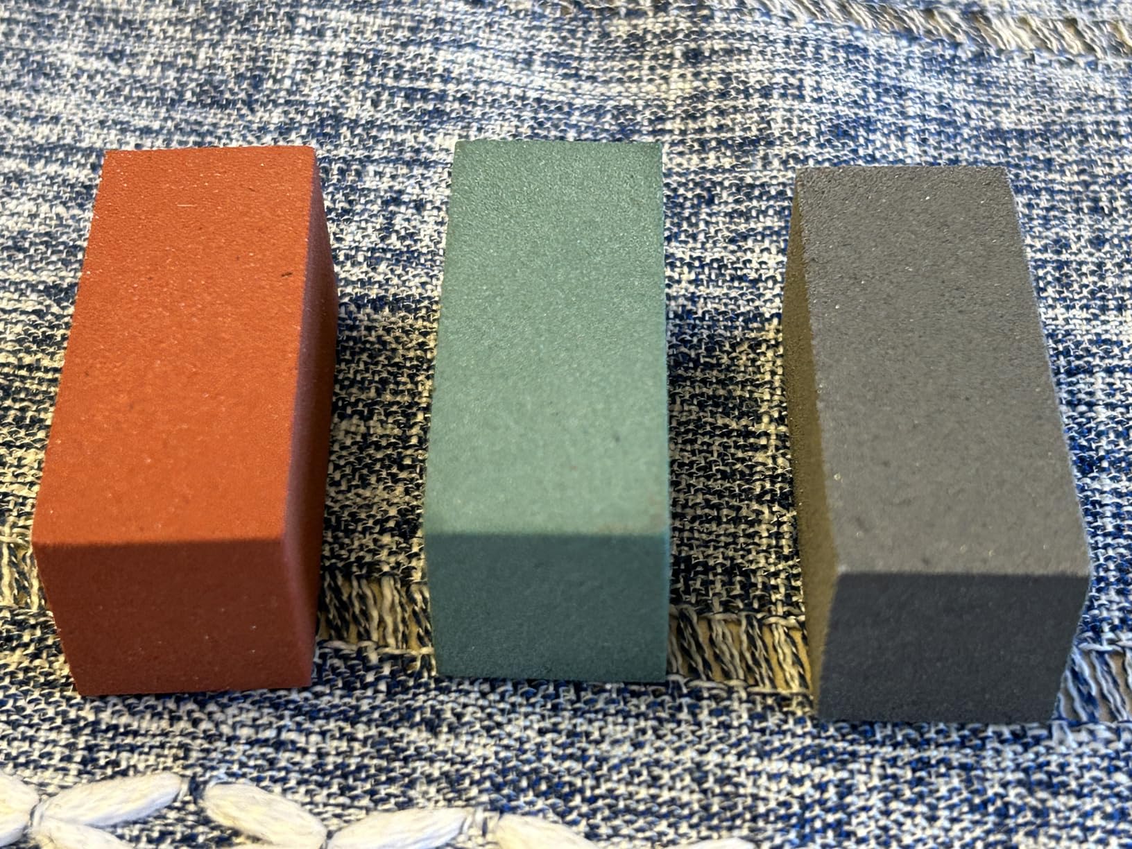 3pcs Gummy Rubber Abrasive Stone for Ski, Grinding Snowboard Gummy Stones for Snowboard Edge Tuning, Soft Ski Rubber Stone for Skis Cleaning and Rust Removing customer photo 2
