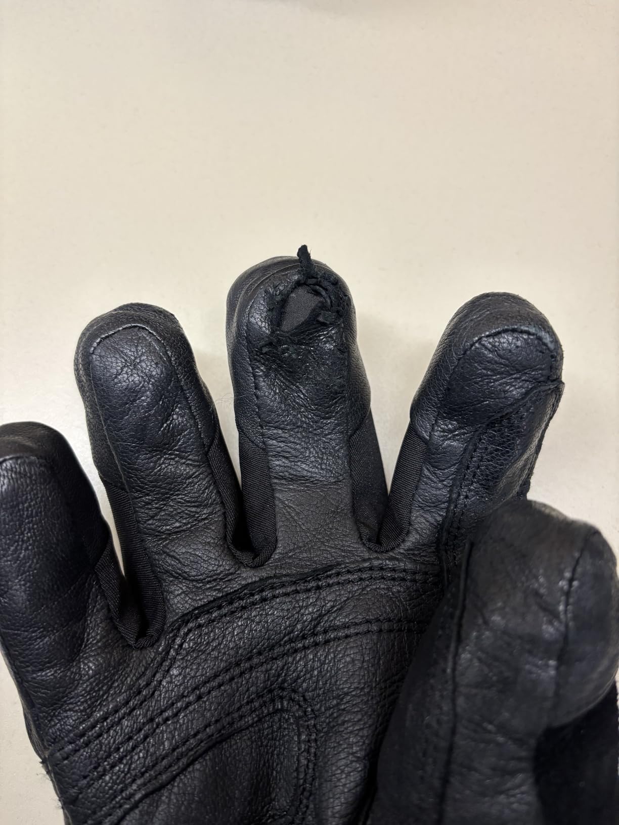Black Diamond Men's Guide Ski/Snow Gloves | Premium Leather Shell | Waterproof & Insulated | Includes Gore-TEX Insert, Plus Warm Technology & Goat Leather Palm customer photo 2
