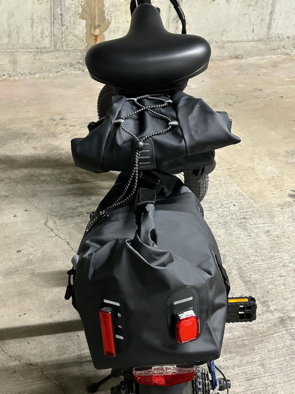 KEMIMOTO Bike Seat Bag, Expandable 11L Saddle Pouch Fully Waterproof Bikepacking, Road Bicycle Rear Pack Under Seat with PVC Reflective Panel, Four Bottom Hardboards customer photo 2