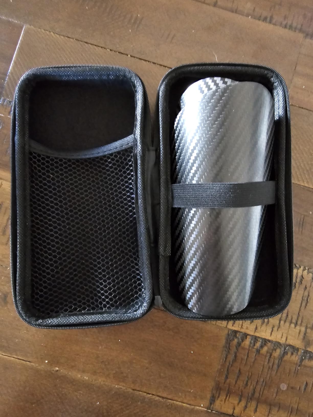 Soccer Shin Guards - Carbon Fiber Shin Pads with Portable Carrying Case for Men, Women, Youths, Kids customer photo 2