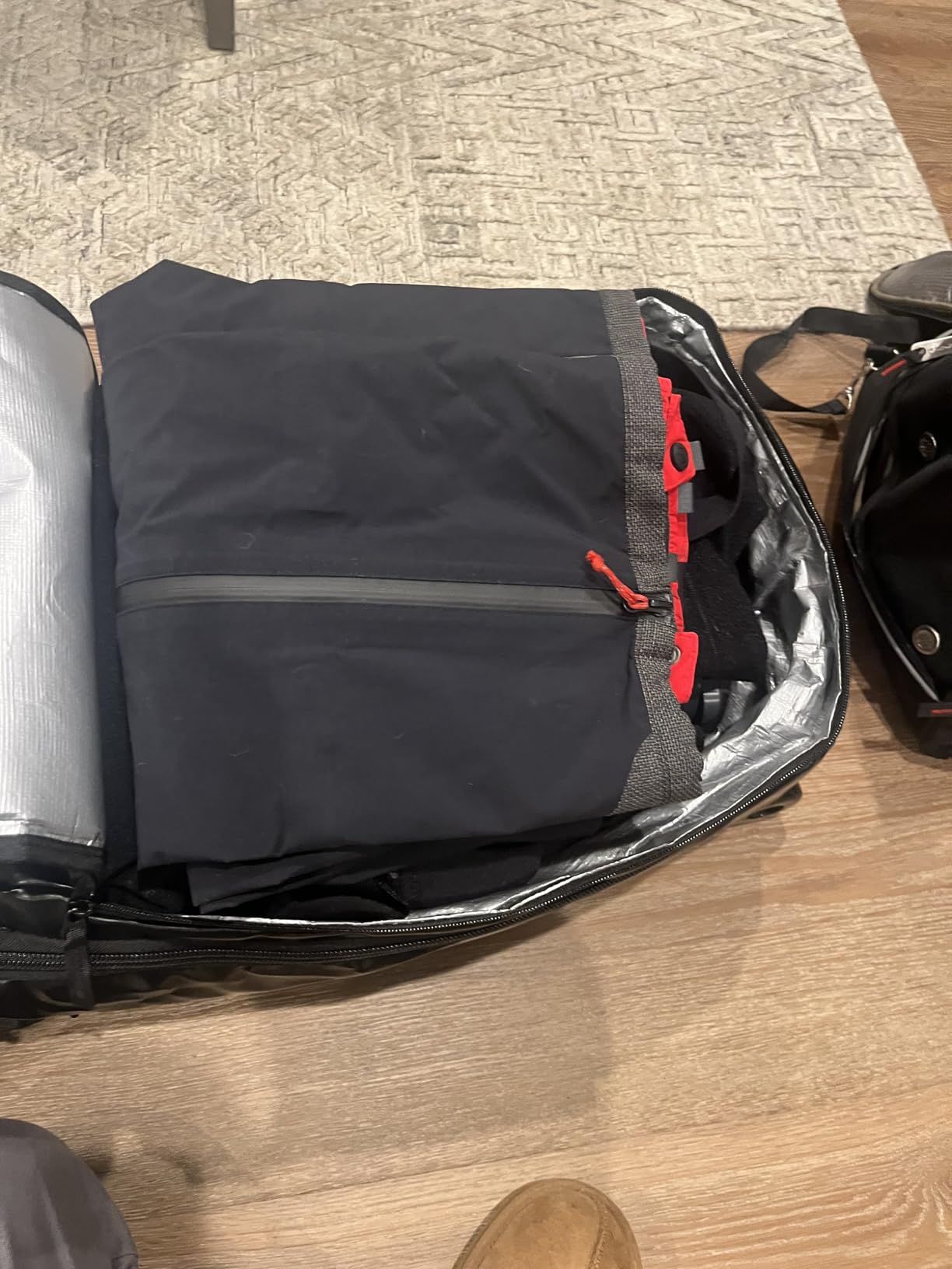 Double Rolling Ski Bag Padded Waterproof Snowboard Bag with Wheels for Air Travel Wheeled Ski Bag for Snowboard or Skis Accommodates Ski Boot customer photo 1