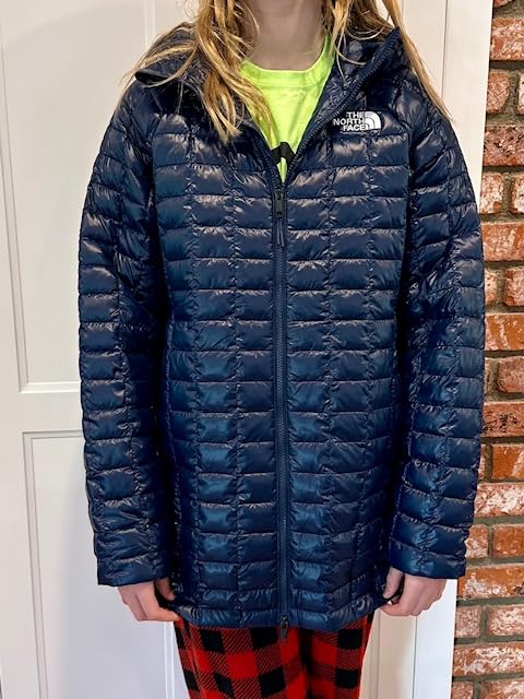 THE NORTH FACE Women's Thermoball Hooded Parka (Standard & Plus Size) | High Loft Insulation, Wind & Water Resistant customer photo 2
