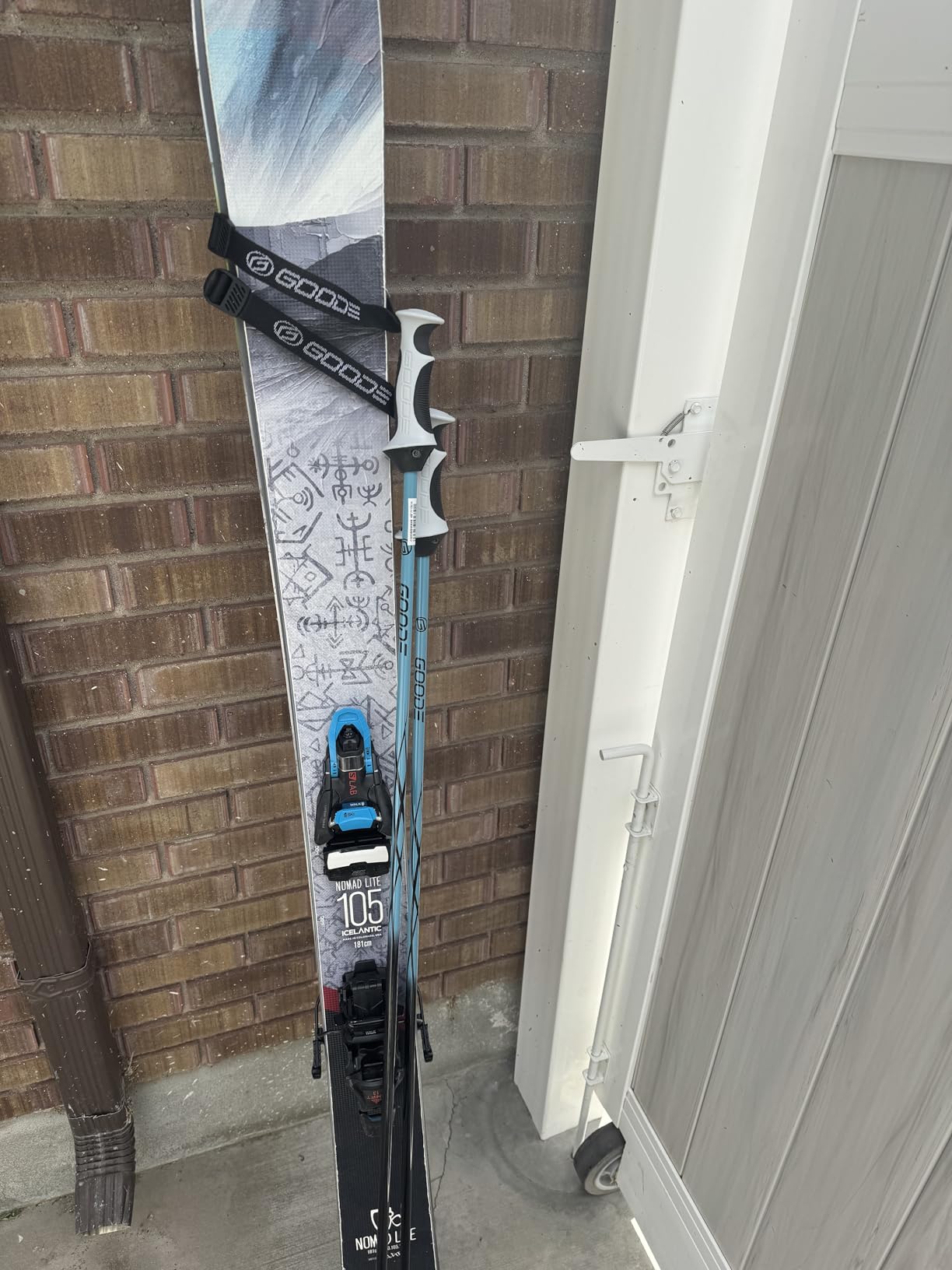 Goode SuperMax Whisp Ski Poles - Lightweight & Durable Carbon Composite Downhill Ski Poles for Men & Women customer photo 1