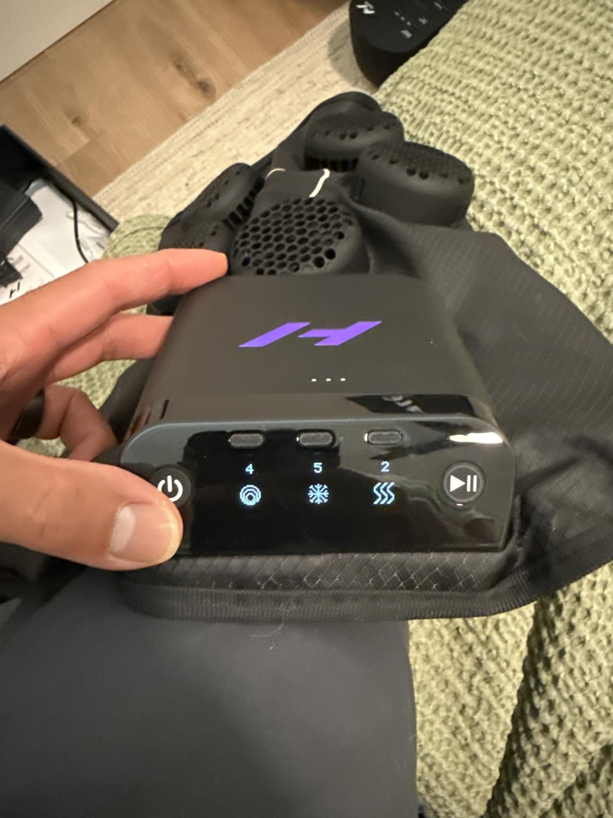 Hyperice X 2 Knee Advanced Heat and Cold Contrast Therapy - Pain and Inflammation Relief - Provides Increased Range of Motion customer photo 2