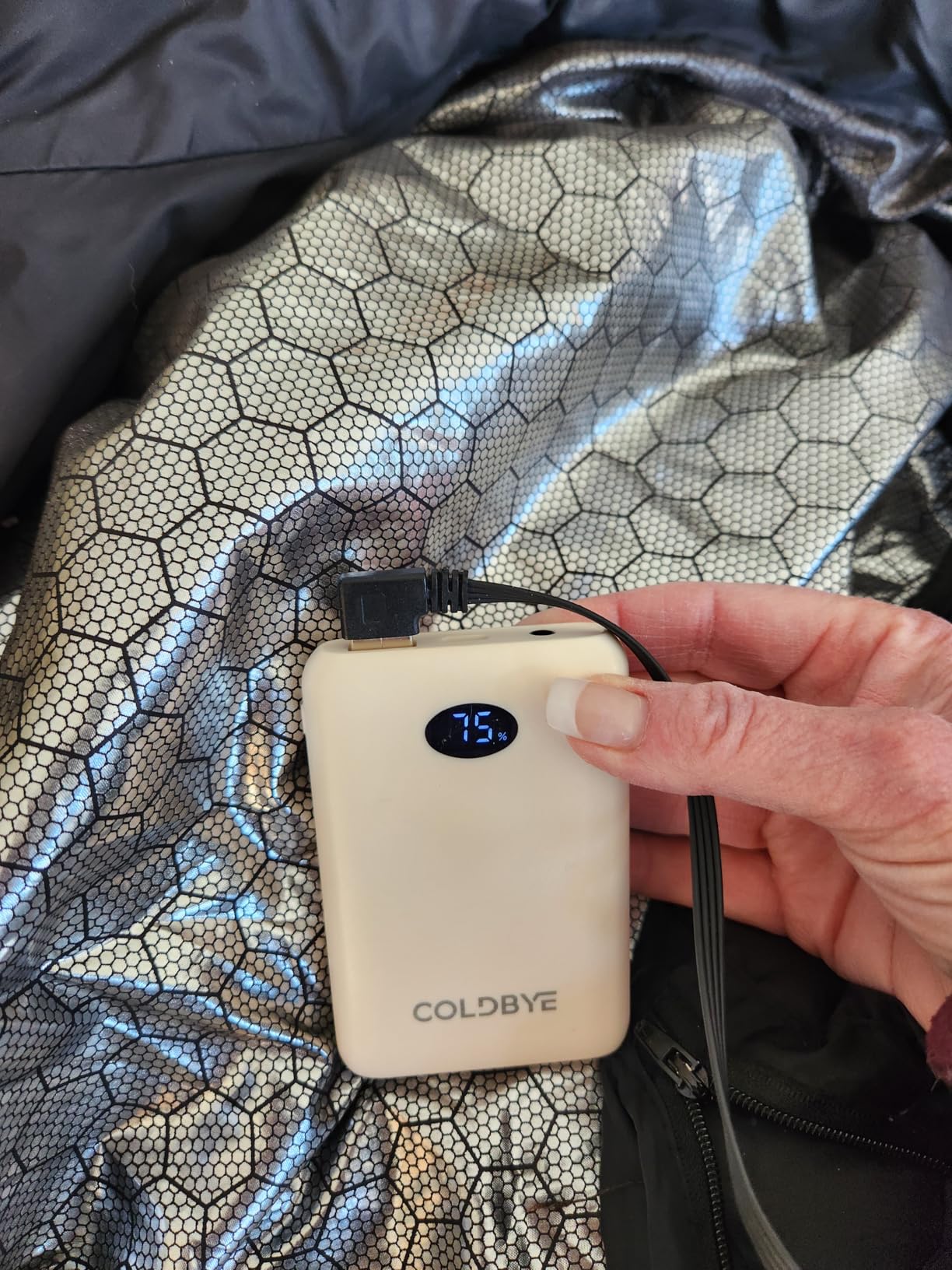 ColdBye 7.4V/5V Battery Pack for Heated Vest, Ultra-Small 10000mAh Battery Pack for Heated Jacket with LED Display Compatible with DC 7.4V/ USB&Type-C 5V 2A - Heated Clothing & Heated Chair customer photo 1