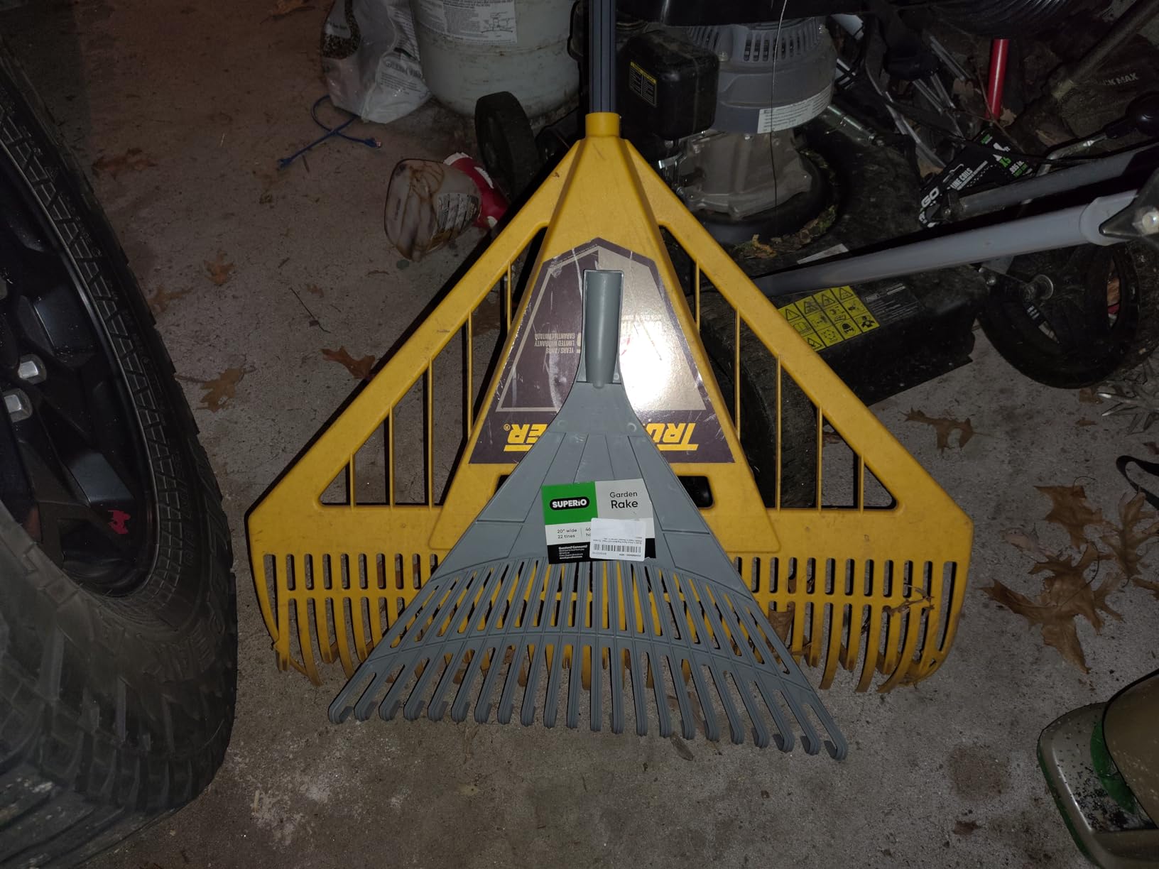 Superio Adult Rake Replacement Head, Durable Plastic Head to Sweep Leaves in Lawn and Tidying Up The Garden, Gray customer photo 1