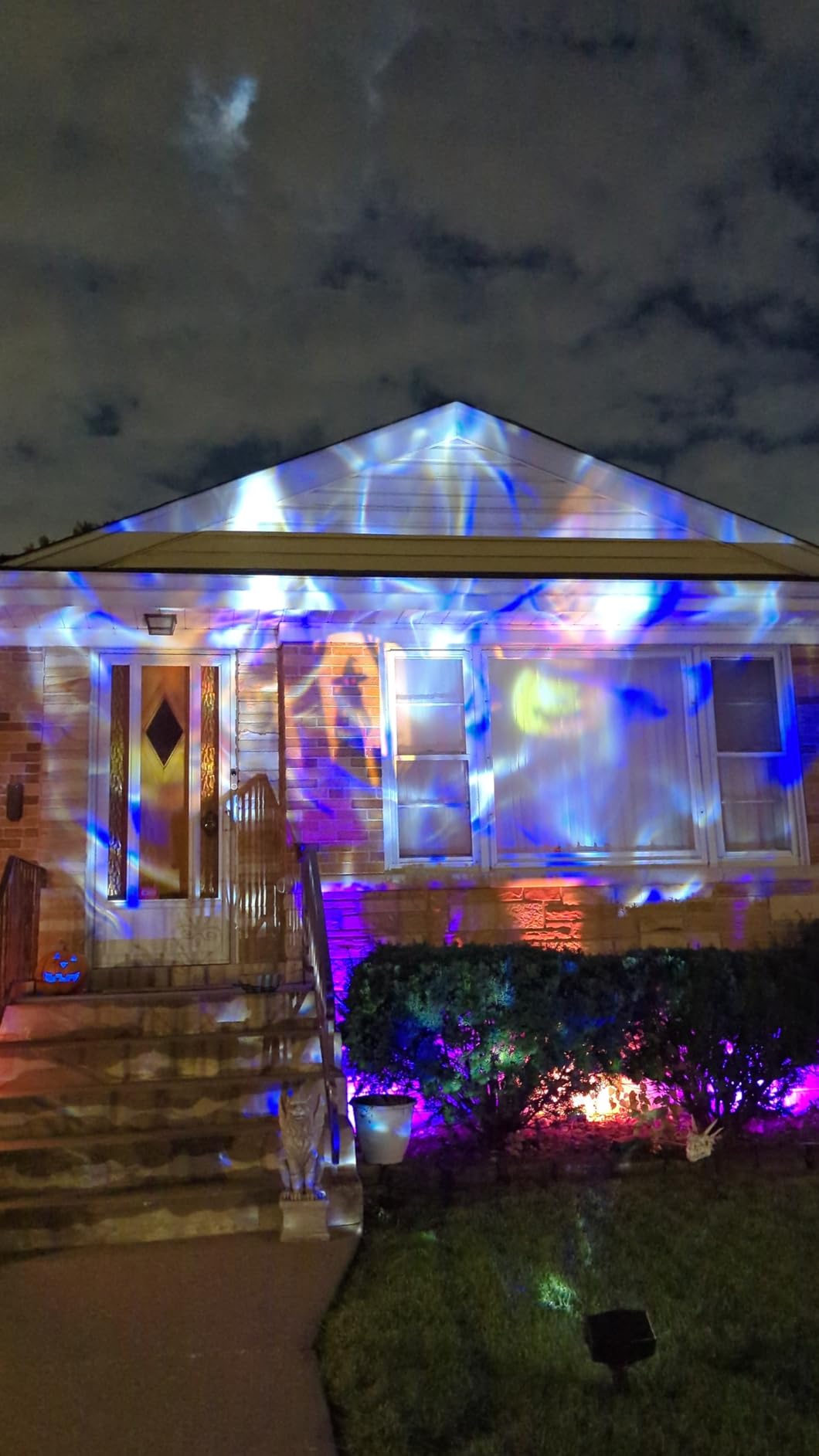 Govee Outdoor Decoration Projector Light, Upgraded LED Snowflake Projector, 180 Degree Rotation, 20 HD Effects and 58 Scene Modes with App Control, IP67 Compatible with Alexa, Google Assistant, Matter customer photo 1