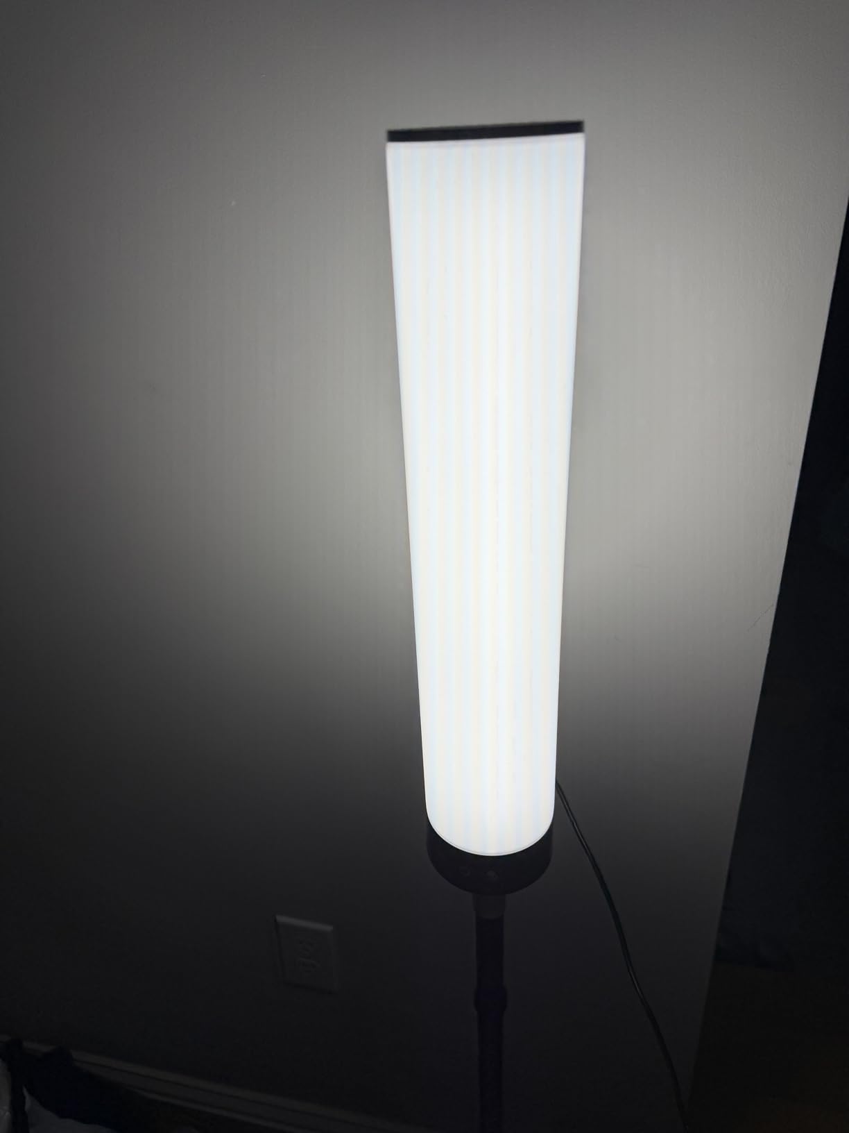 Light Therapy Lamp 10,000 Lux Happy Therapy Light with Remote, 2-in-1 Pedestal to Tabletop Full Spectrum Daylight Lamp with Adjustable Color/Brightness/Timer, Memory Function, 24W, Black customer photo 2