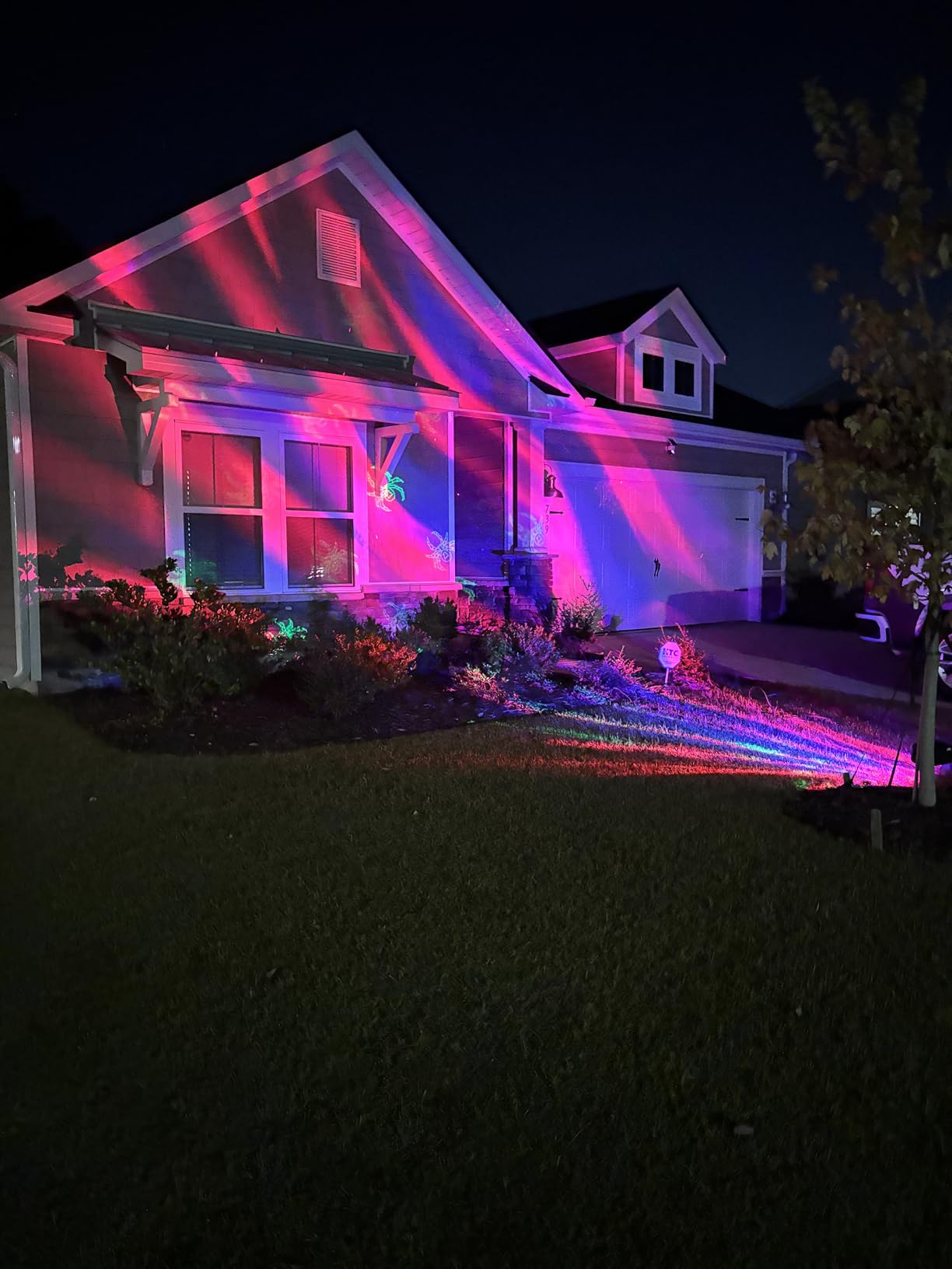 Govee Outdoor Projector Light, Upgraded Aurora Star Projector with 16 RGB Patterns for Patio, 50+ Scene Modes for Indoor and Outdoor Holiday Decor, Works with Alexa, Google, Matter, IP65 Waterproof customer photo 2