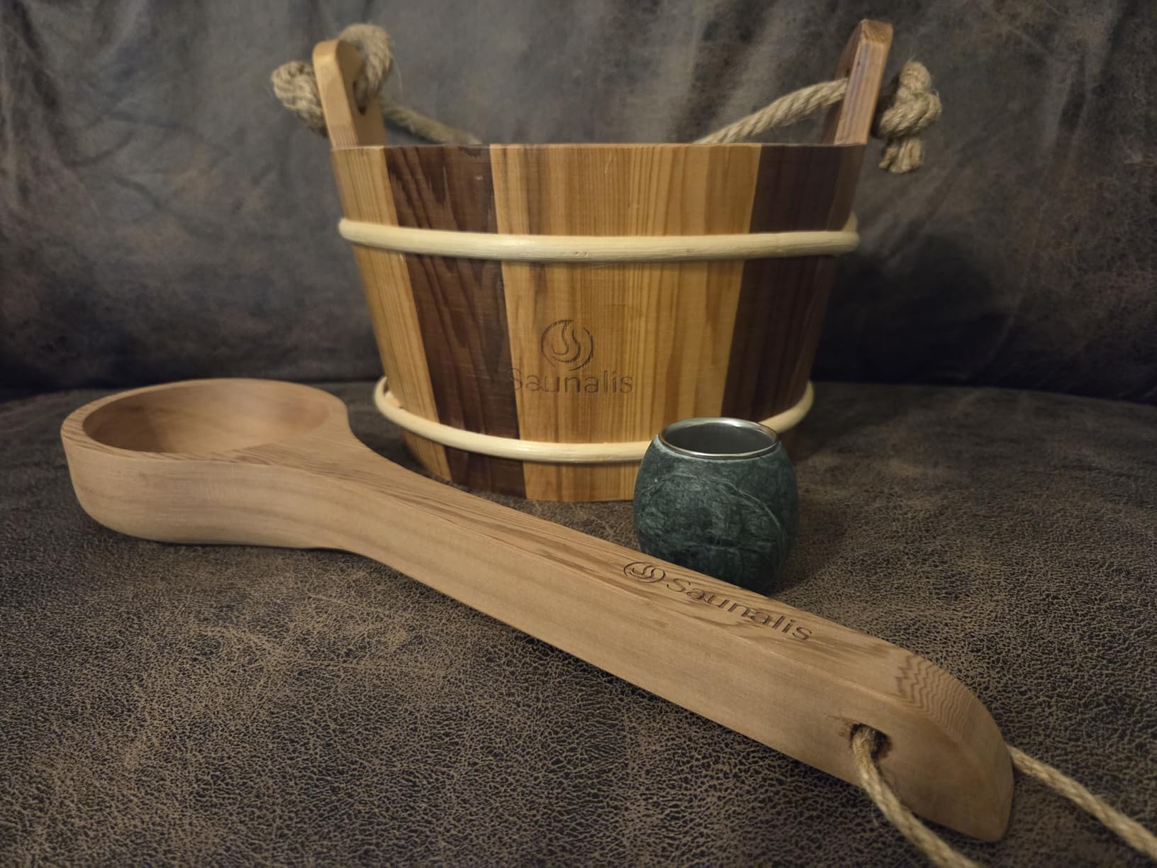 Sauna Bucket and Ladle Set - Canadian Red Cedar Wood - 1 Gallon (4L) Wooden Sauna Water Bucket with Liner & Rope Handle - Includes Aromatherapy Diffuser Cup - Traditional Finnish Sauna Accessories customer photo 1