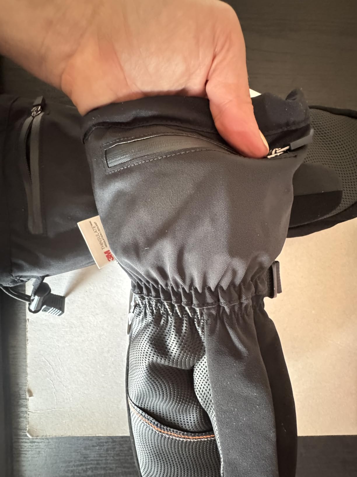 Heated Mittens for Men, 22.2WH Battery 7.4V 3000mAh Rechargeable Heated Ski Gloves for Women, Waterproof Electric Gloves Ideal for Hunting, Motorcycle, Skiing, Work customer photo 1