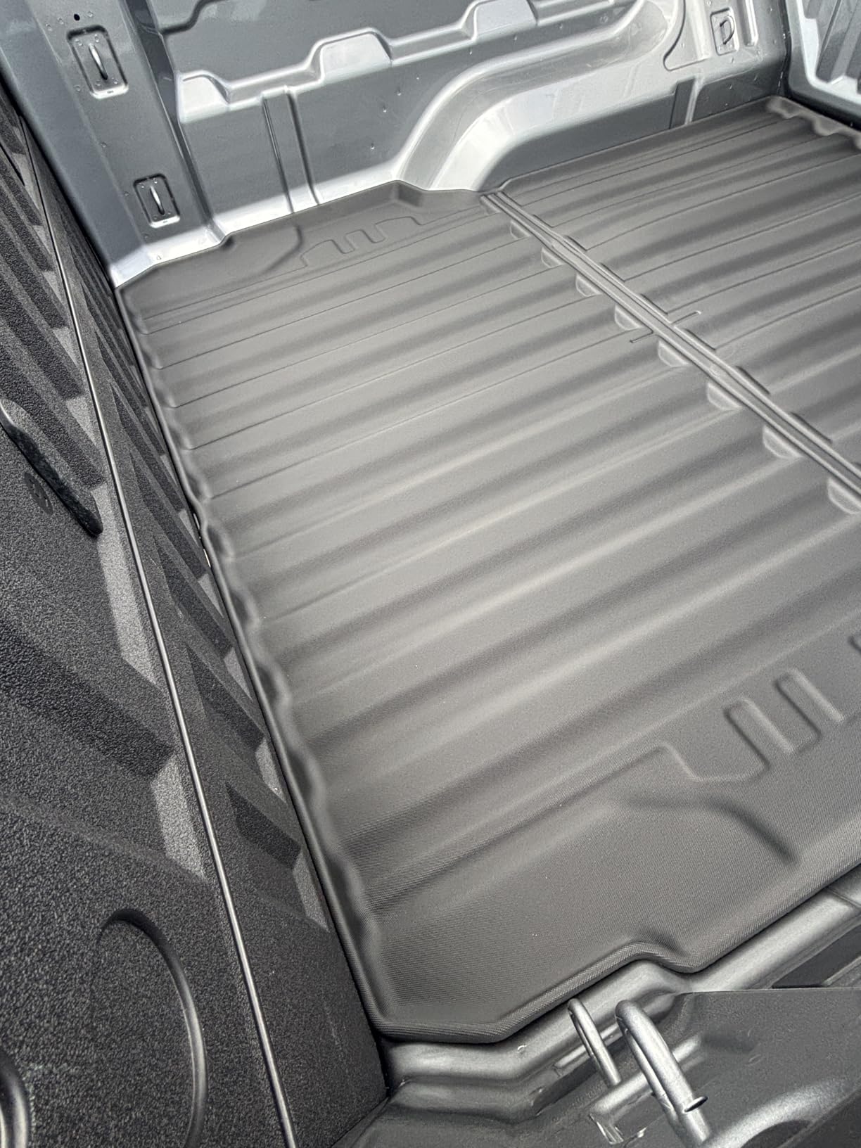 WEIZE Truck Bed Mat for Chevy Silverado/GMC Sierra 1500 2019-2025 5.8 ft (5'10