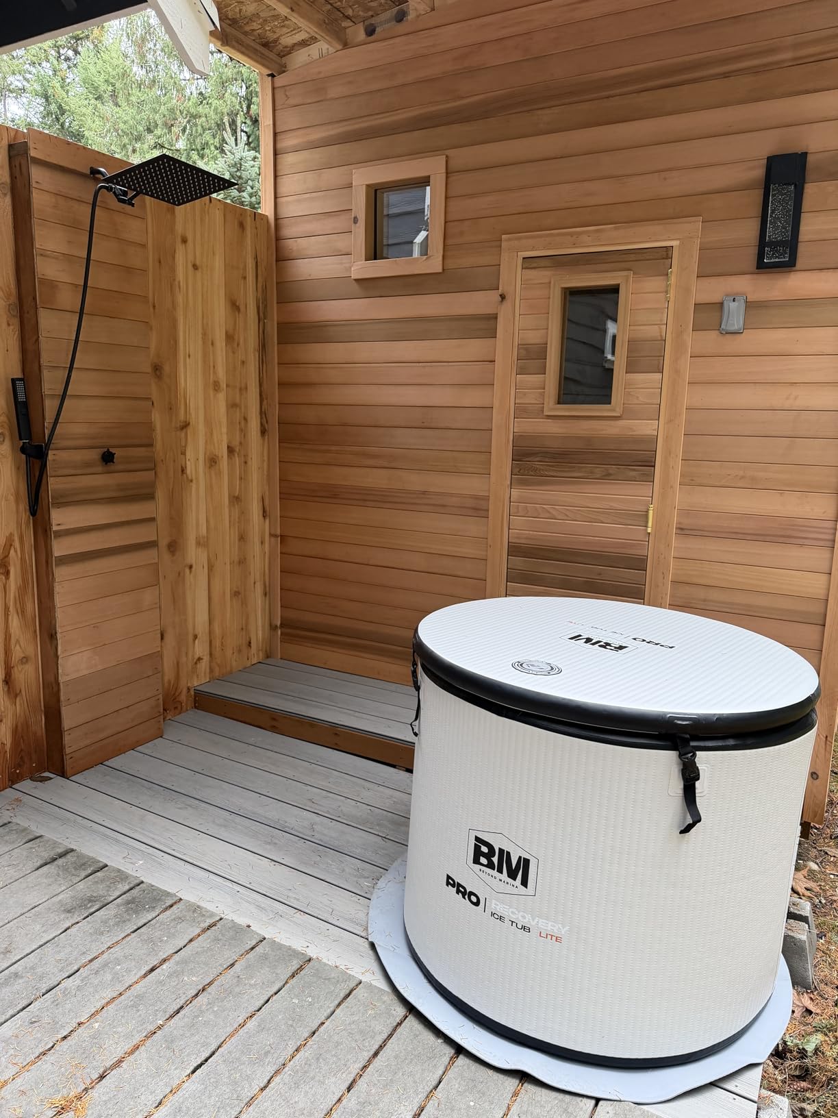 Inflatable Ice Bath Tub for Athletes, Cold Plunge Recovery Tub with Insulated Lid, EVA Groundsheet, Backpack, 140 Gallon Capacity, 37.4 x 37.4 x 29.53, Portable Durable Design customer photo 1