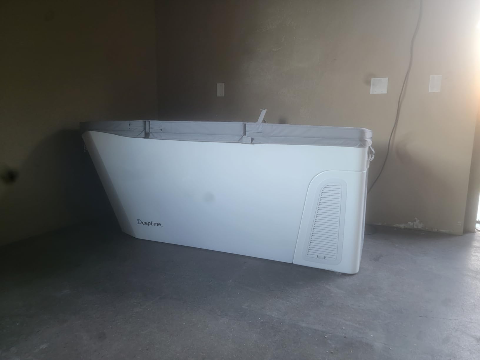 Deeptime Smart Ice Bath Tub, Ice Bath with Built-In Chiller (Down to 38F), Smartphone Control, Whisper-Quiet, Spacious Design for Full-Body Recovery & Cold Therapy, White customer photo 1
