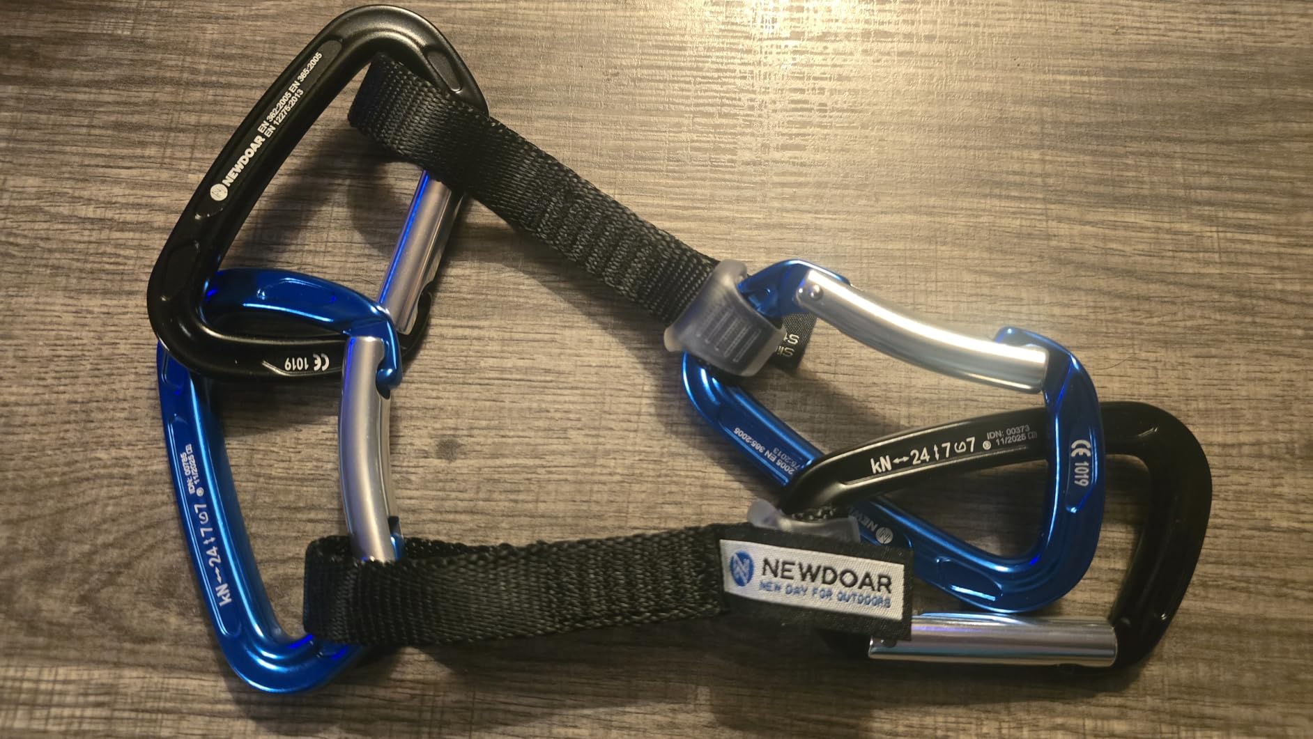 NewDoar Ultra-Light Aluminum Quickdraws Straight Bent Gate, Lightweight Rock Climbing Quickdraw Set with Keylock Nose for Alpine Climbing customer photo 2