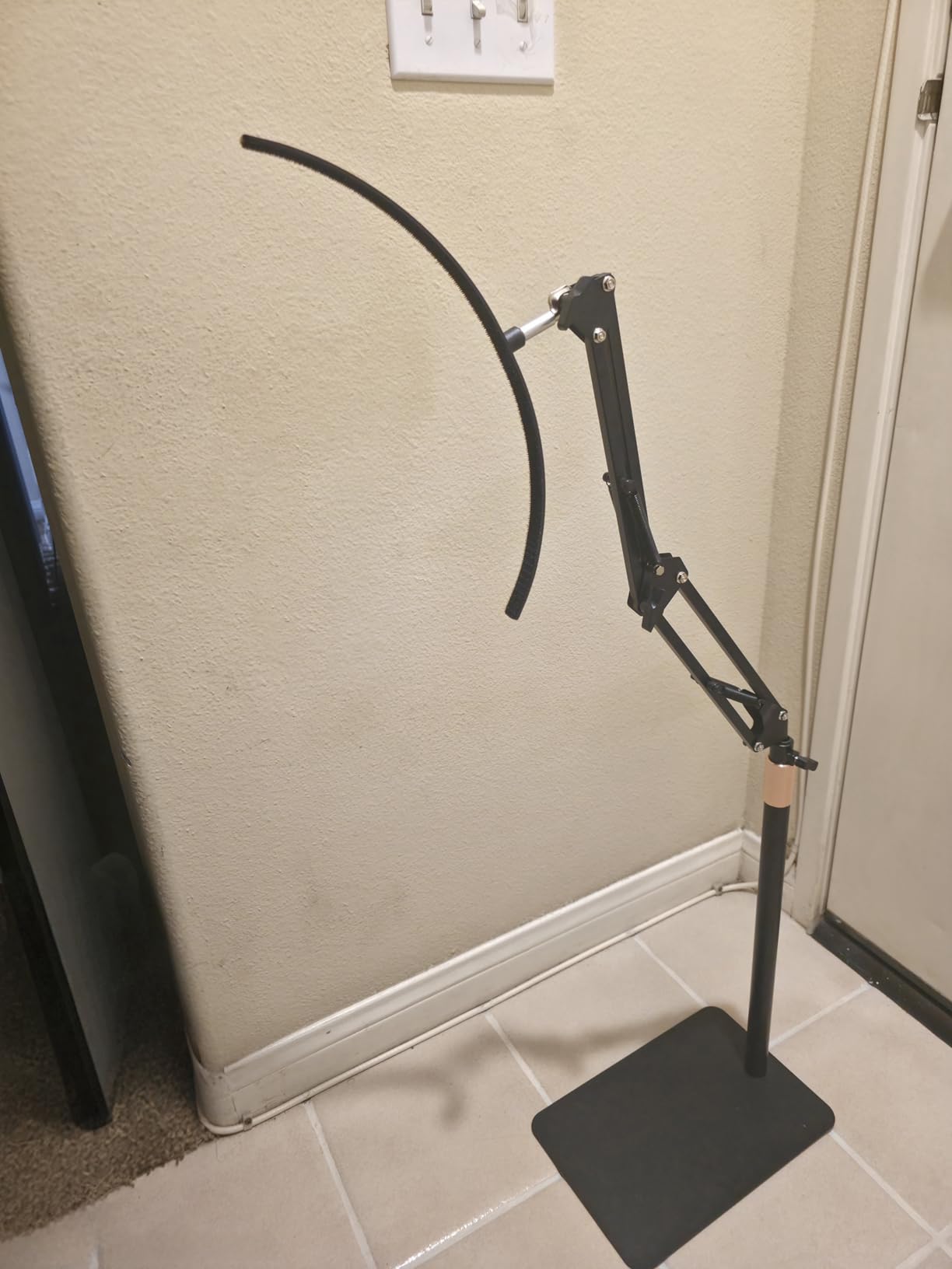 Red Light Therapy Stand, Light Therapy Stand Angle Height Adjustable Holder, Install the Light Therapy Pad on the Stand, You can use it on the Whole Body customer photo 2