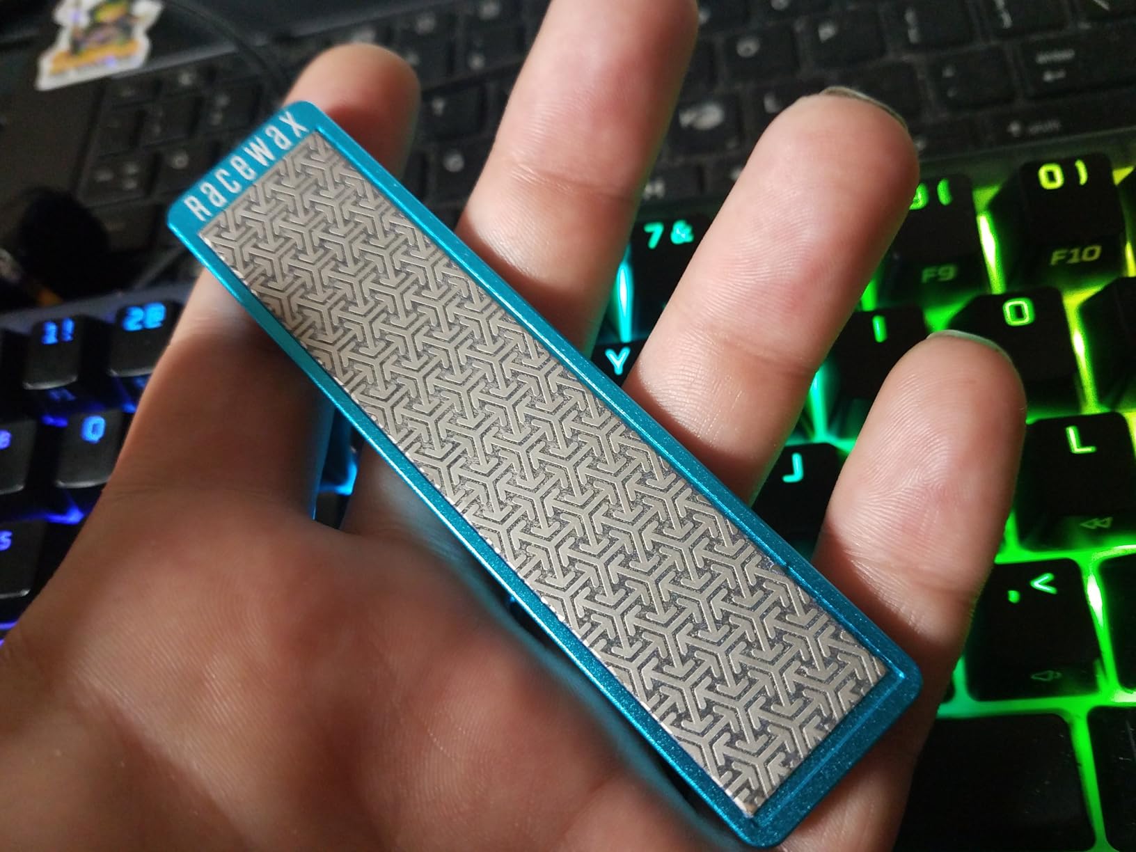 RaceWax Diamond Stone - Sharpening Stone - Ski and Snowboard Edge Polishing Stone - 105mm Tuning Tool customer photo 1