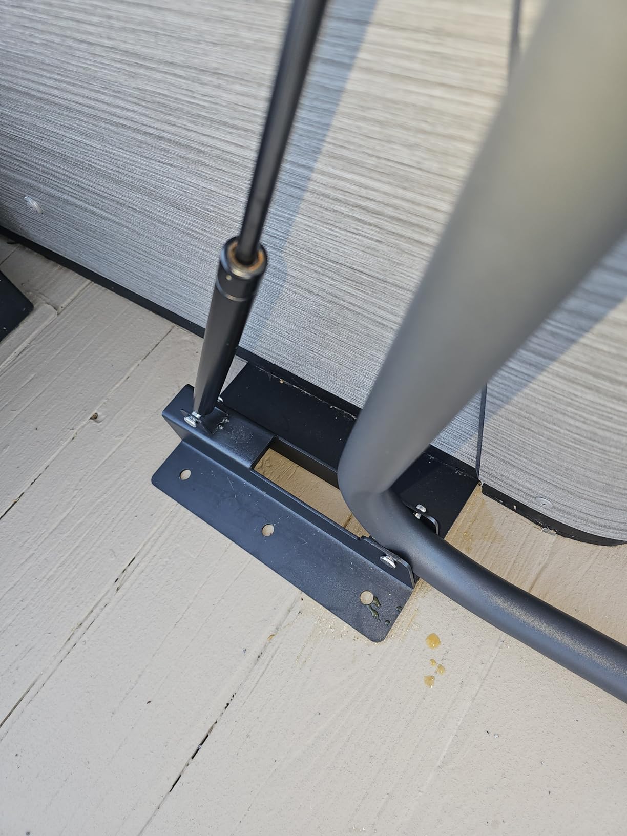 Utheer Hydraulic Hot Tub Cover Lift, Powder-Coated Carbon Steel Spa Cover Lifter with 6 Hooks, Adjustable 31.5-41.3H x 57-92.5W, Drill-Free or Screw-in, Heavy Duty for Rectangular Hot Tubs & Spas customer photo 2