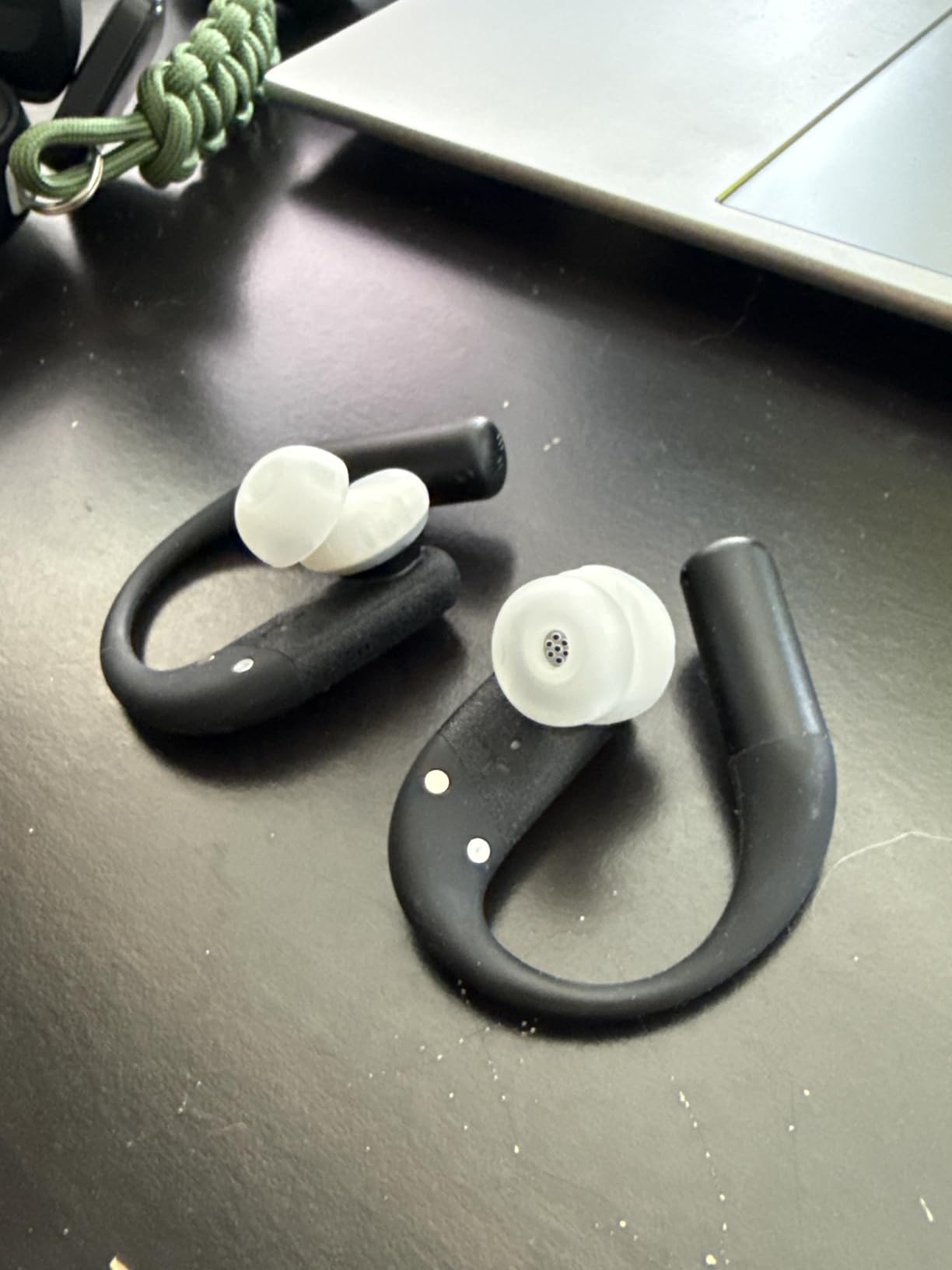 JBL Endurance Peak 4 - True Wireless Noise Cancelling Sport Earbuds, Up to 48Hrs Total Playback, Water & dust Proof (IP68), Secure fit with TwistLock Design, & 6 mics for Perfect Calls (Black/Grey) customer photo 1
