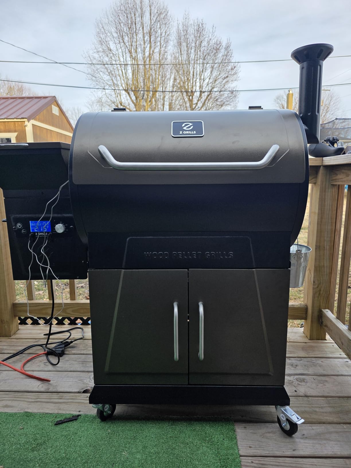 Z GRILLS 2026 Electric Pellet Smoker & Grill, 700 sq. in. Cooking Space, PID 3.0 Precision Control, Dual Meat Probes, 28-Hour Hopper, Dual-Wall Insulated Base, 8-in-1 BBQ with Cover customer photo 2