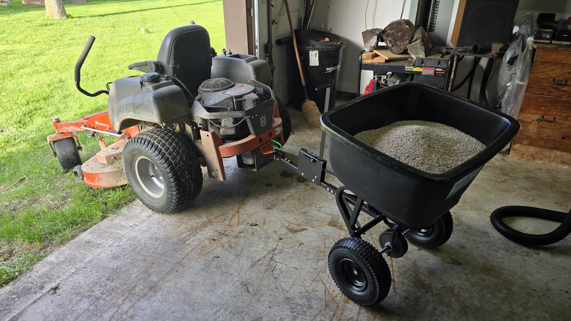 Tow Behind Broadcast Spreader, 200 LB Capacity, Fertilizer Spreader Holds up to 550 lbs with 13