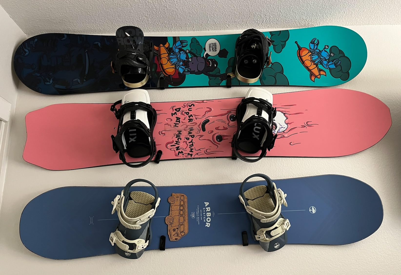 HIDEit Mounts HBoard - Horizontal Snowboard Wall Mount Clips - American Company - Black Steel and Rubber-Dipped Horizontal Snowboard Display Wall Mount for Adult and Youth Snowboards customer photo 1
