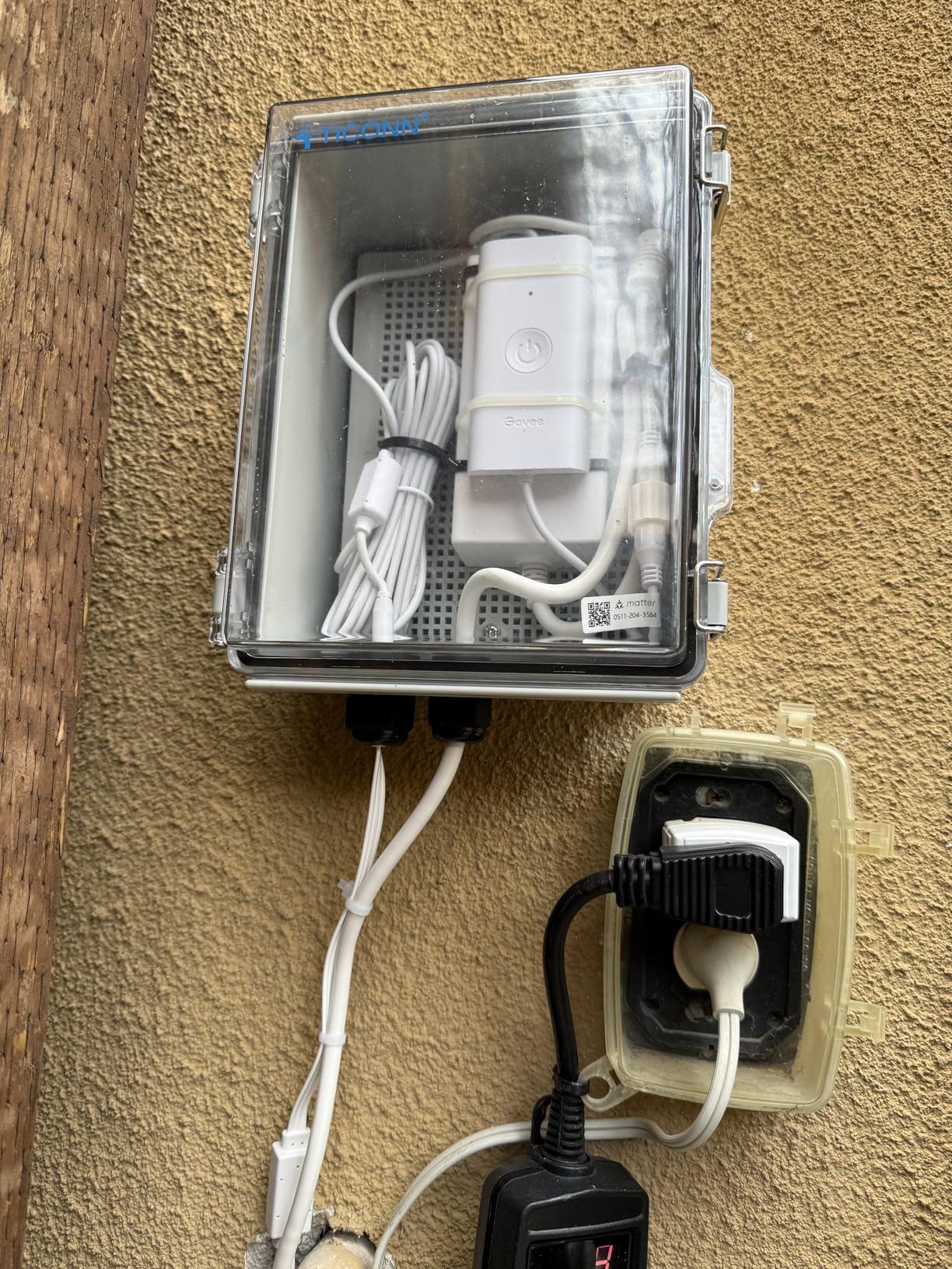 TICONN Outdoor Electrical Box Waterproof, Junction Box IP67 ABS Plastic Enclosure with Hinged Cover with Mounting Plate, Wall Brackets, Cable Glands (Clear, 8.7