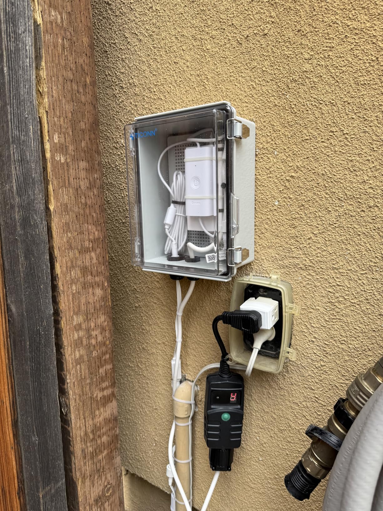 TICONN Outdoor Electrical Box Waterproof, Junction Box IP67 ABS Plastic Enclosure with Hinged Cover with Mounting Plate, Wall Brackets, Cable Glands (Clear, 8.7