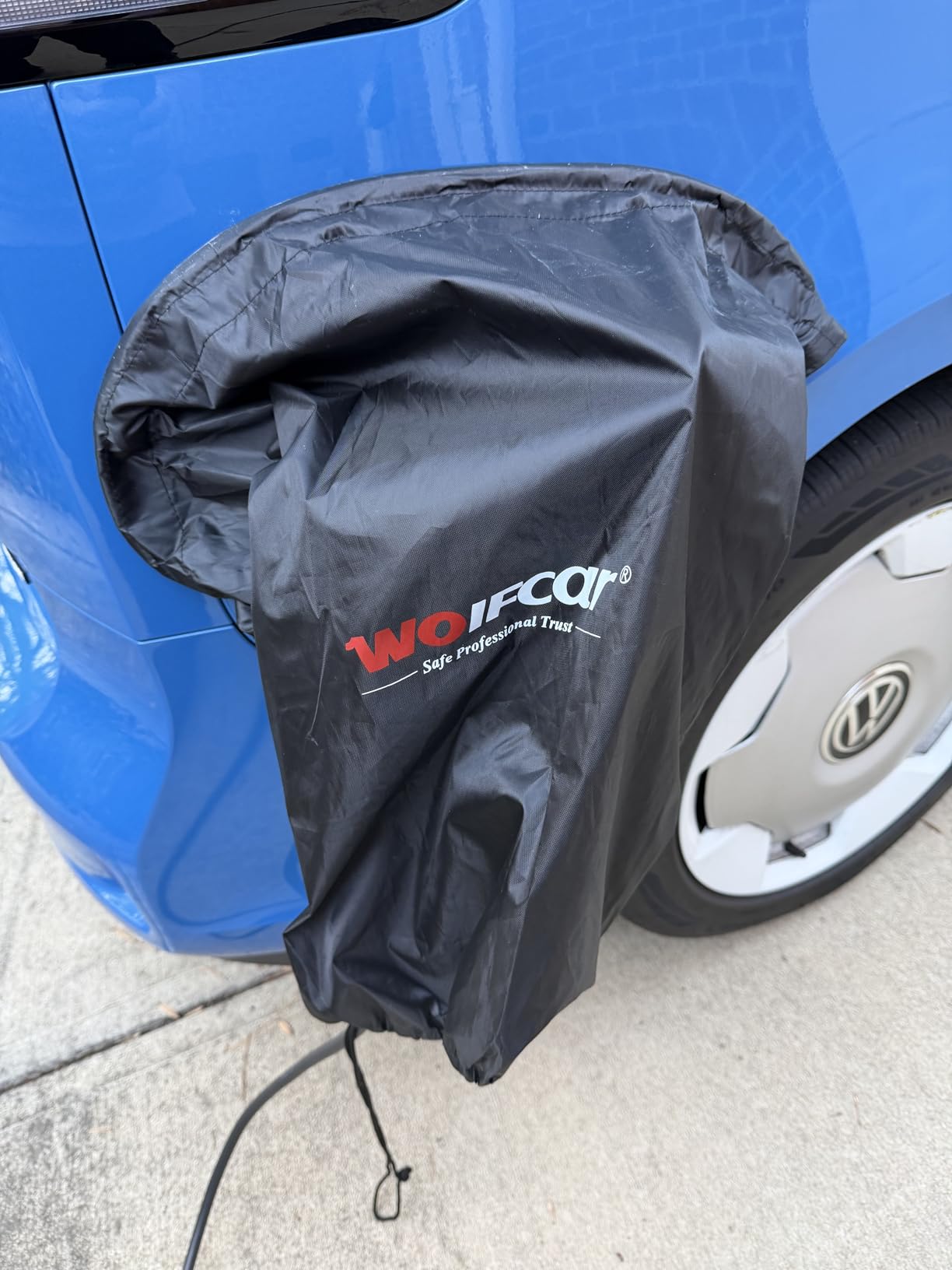 WOLFCAR EV Charger Cover, Waterproof EV Charging Port Cover Outdoor, Double-Sided, Rain Snow Sun UV All Weather Protection, Magnetic with Suction Cups for Any EV Body, Kingsize customer photo 1